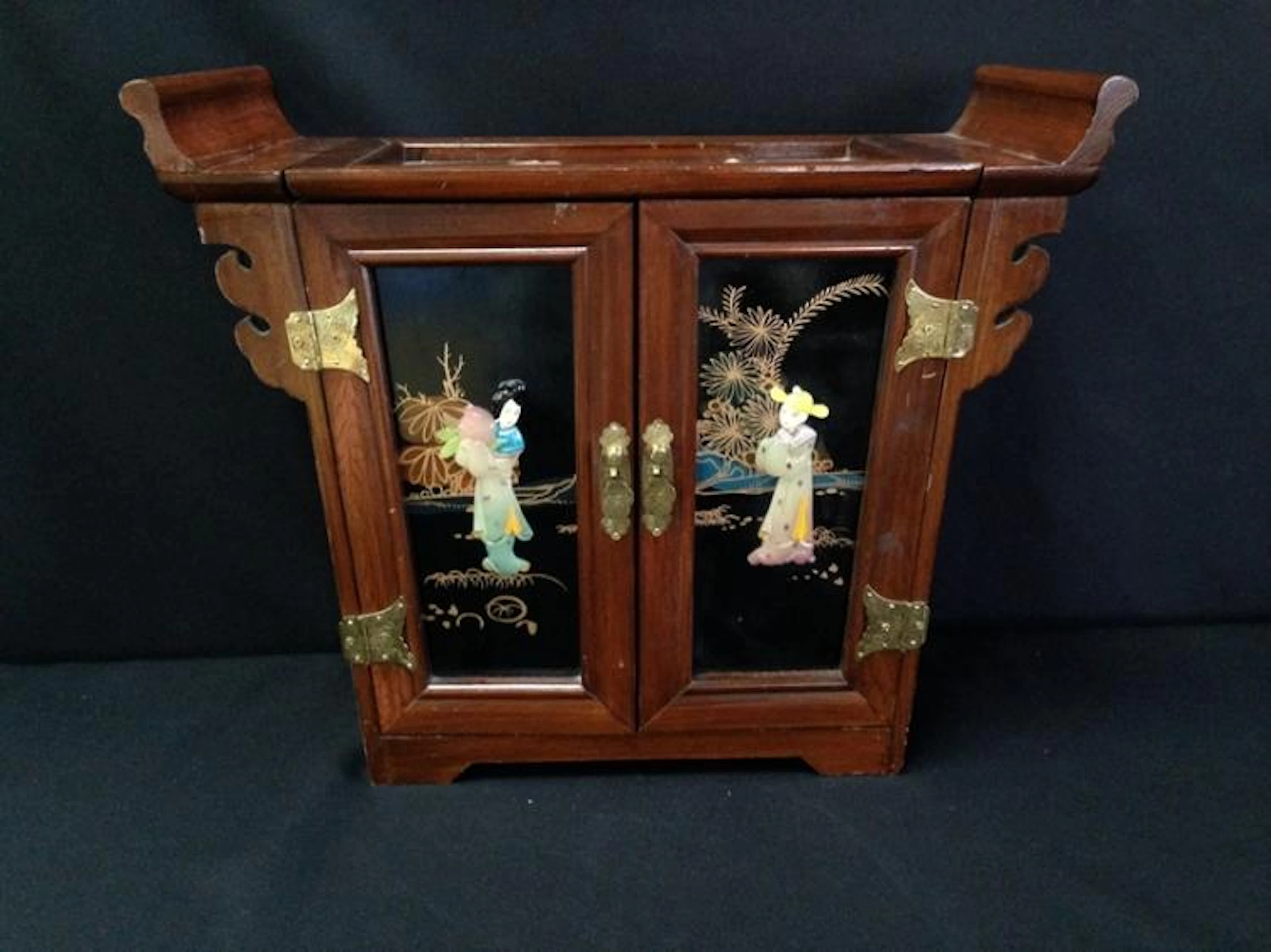 Vintage Wood Jewelry/Music Box. Oriental.