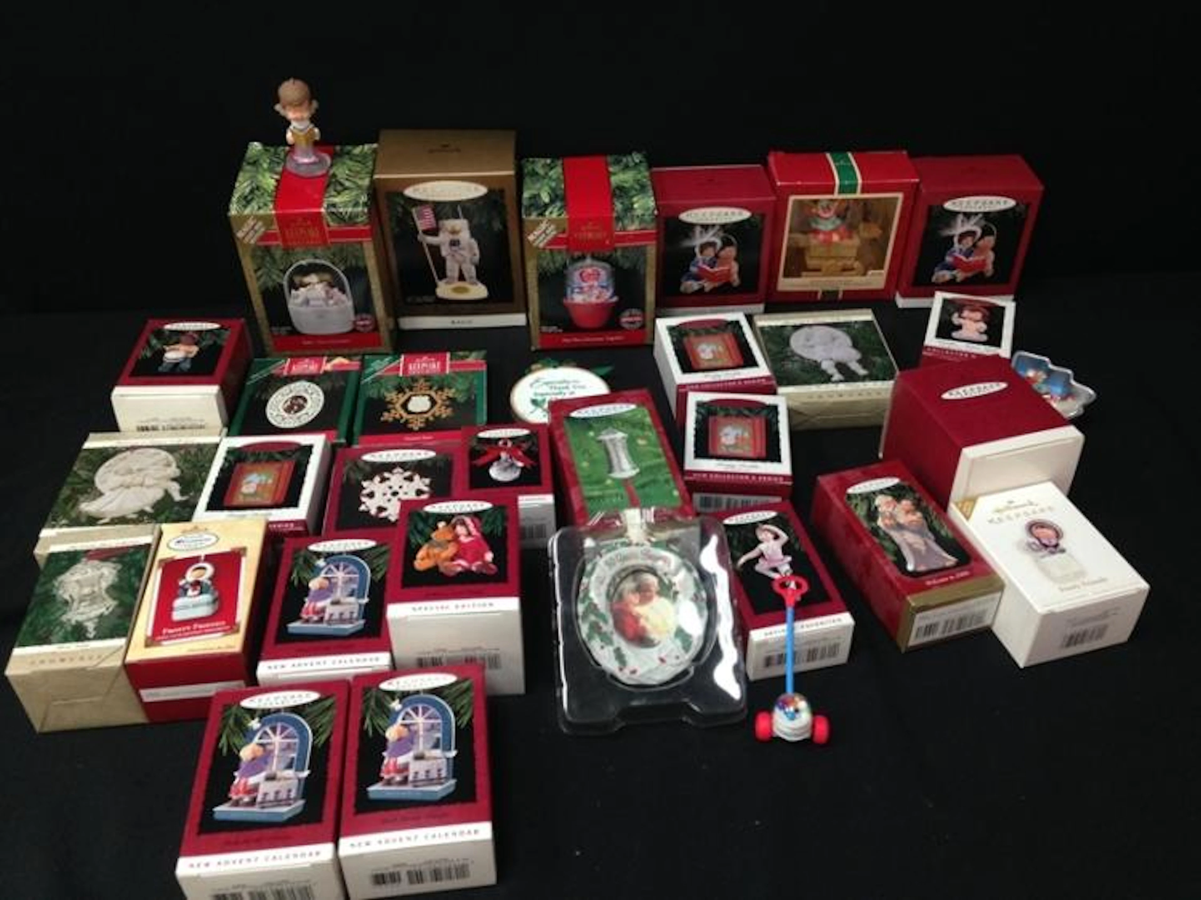 Lot (30) Hallmark Christmas Ornaments In Boxes.