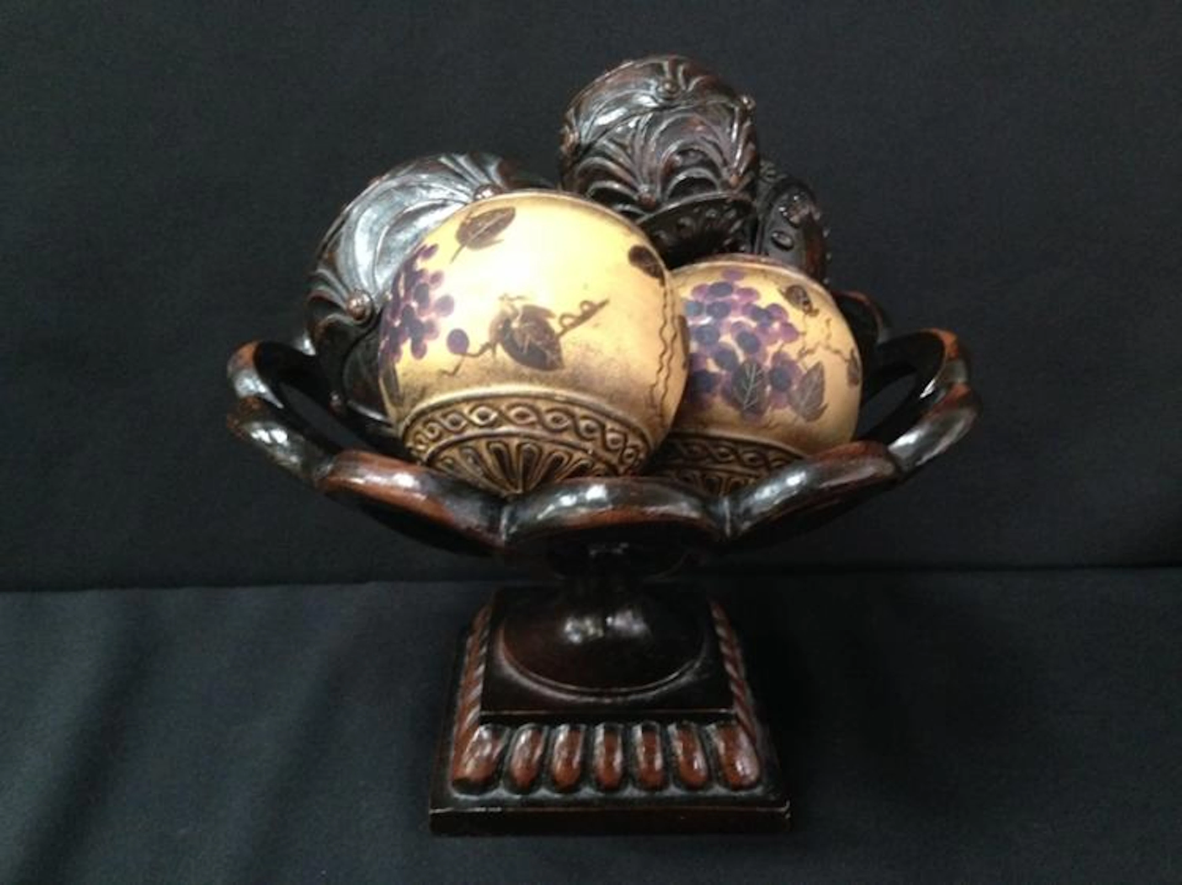 Wooden Bowl WIth Decrotive Balls