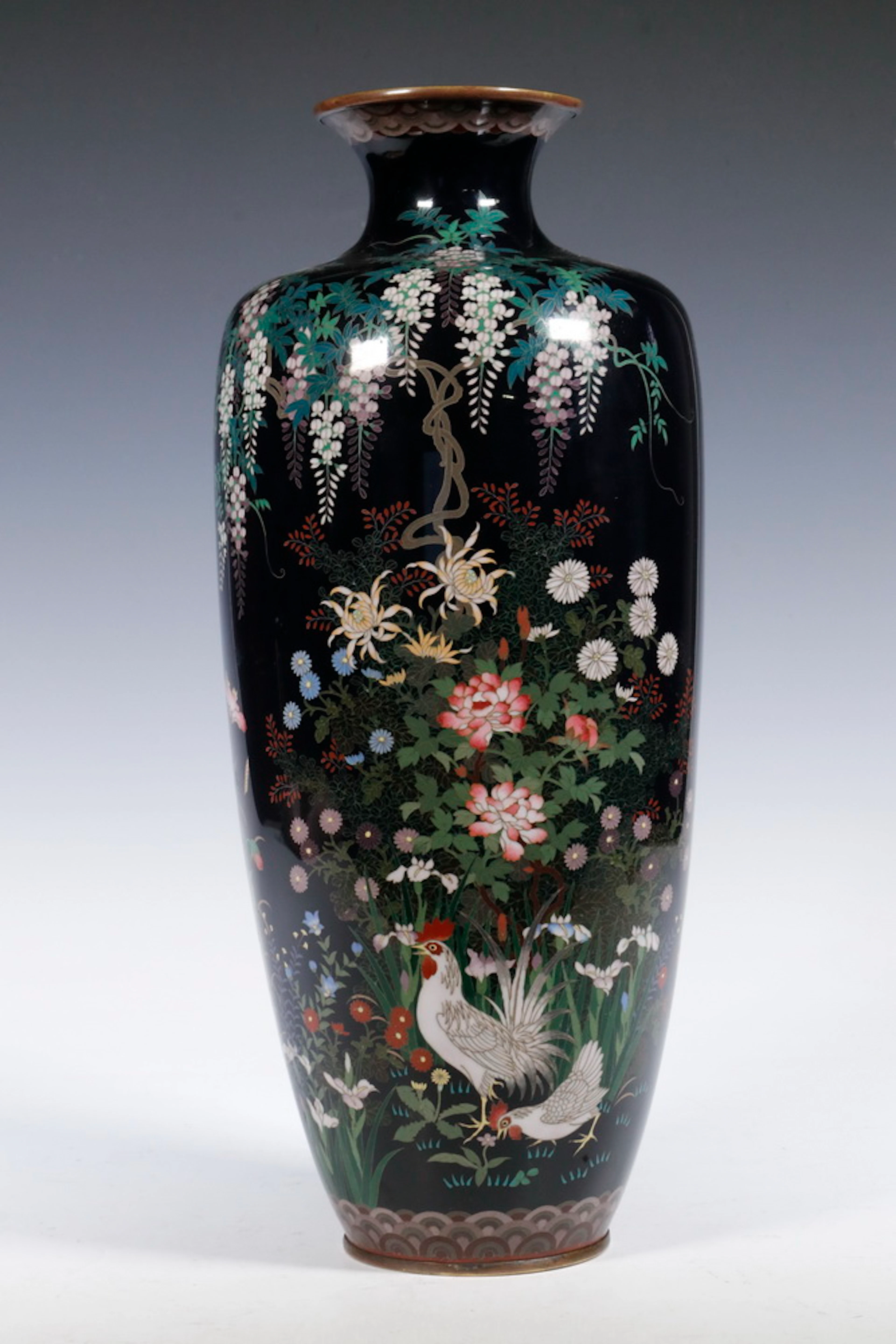 FINEST QUALITY JAPANESE MEIJI PERIOD CLOISONNE VASE WITH TOKUGAWA MON