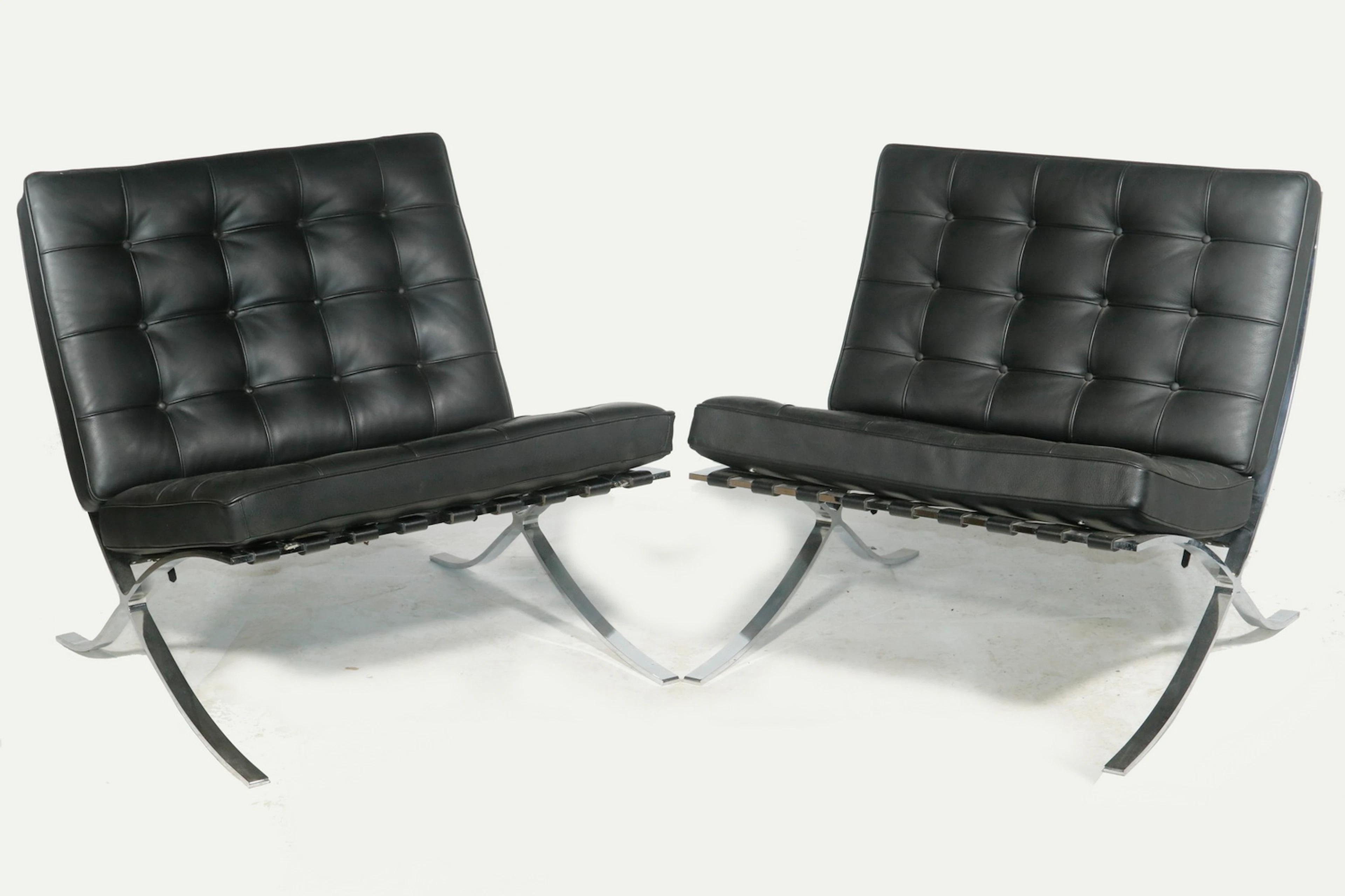 PR OF REPLICA MIES VANDER ROHE & LILLY REICH BLACK LEATHER BARCELONA CHAIRS