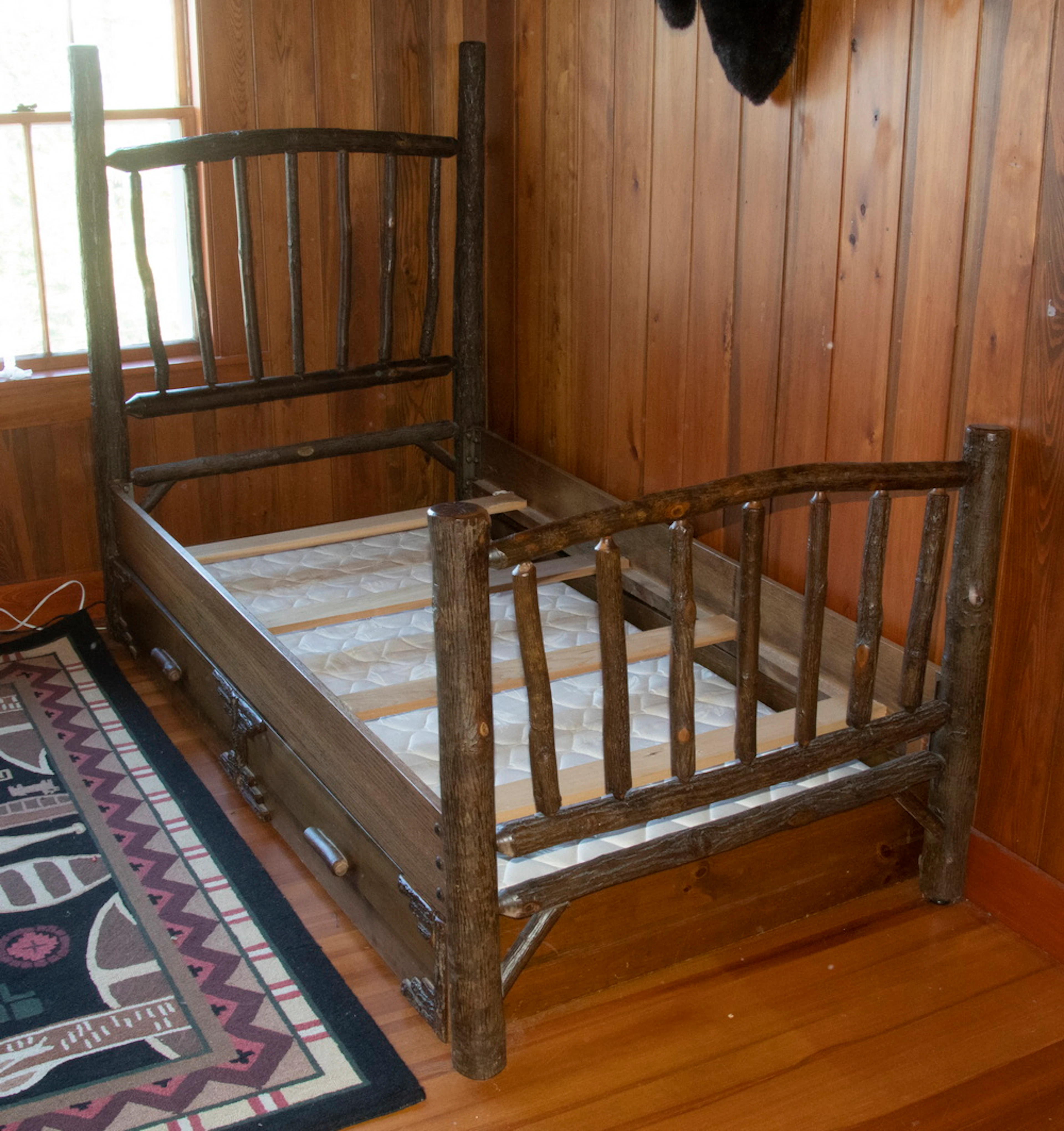FLAT ROCK TRUNDLE BED