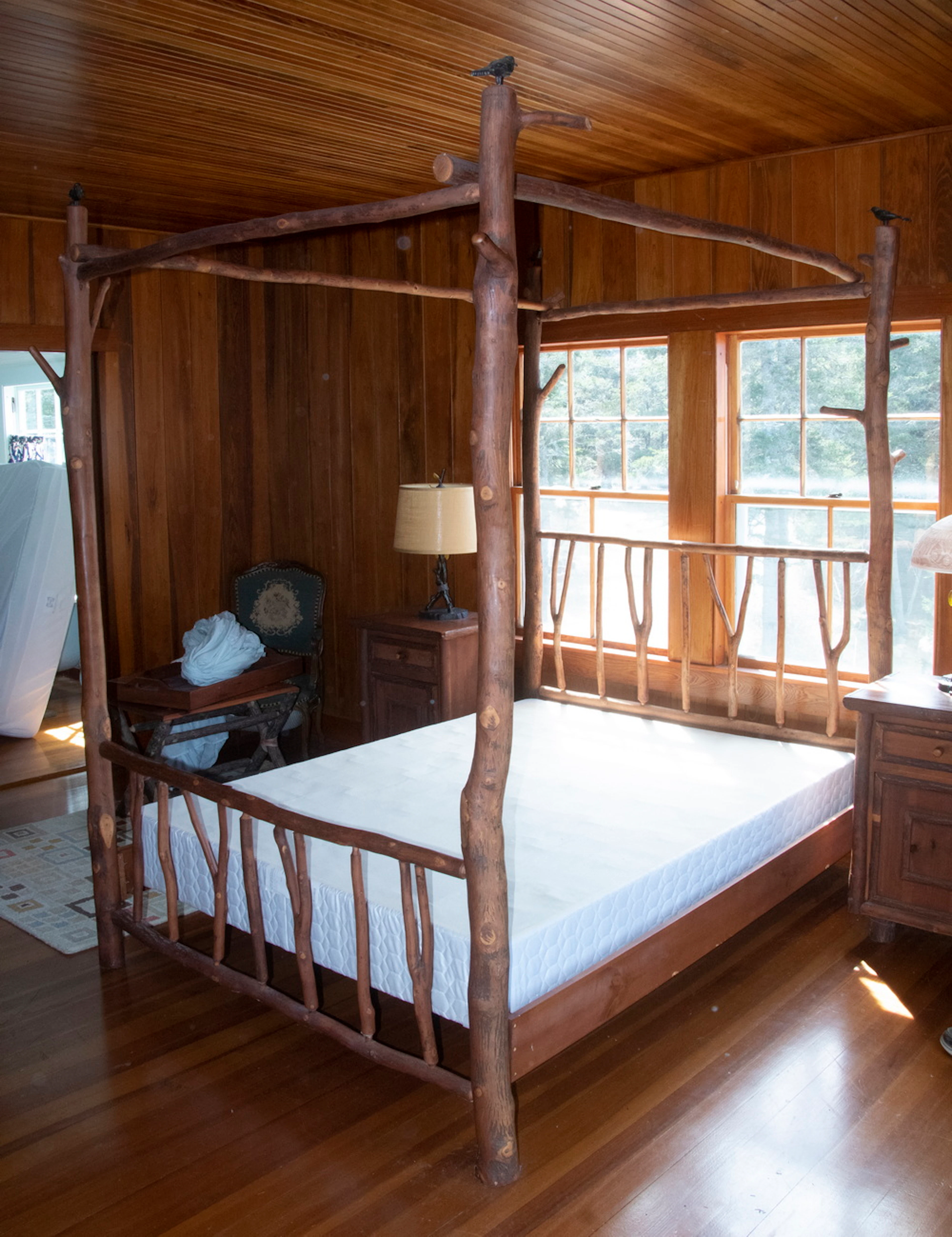 FLAT ROCK CANOPY BED