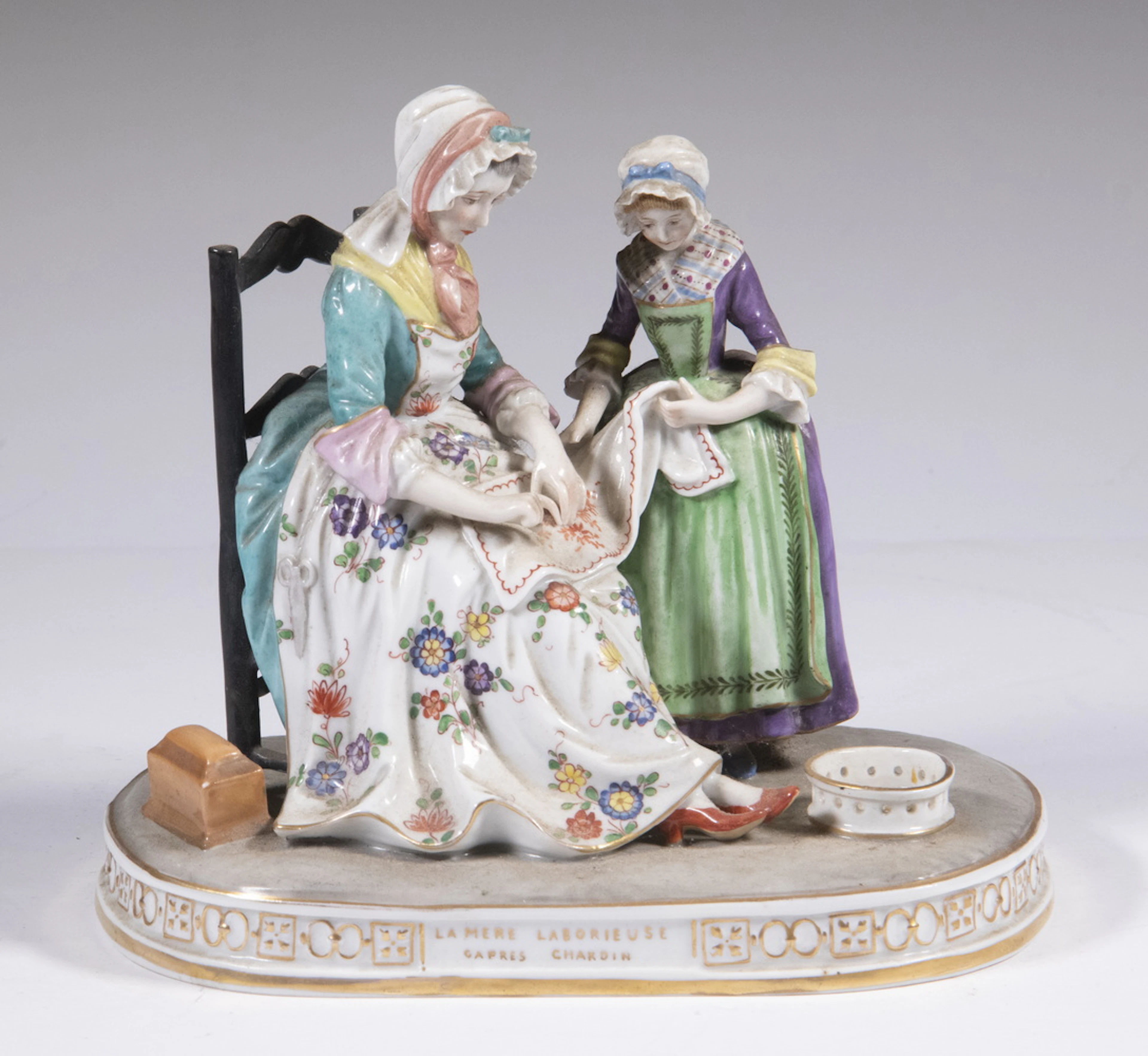 PORCELAIN FIGURINE "LA MERE LABORIEUSE"
