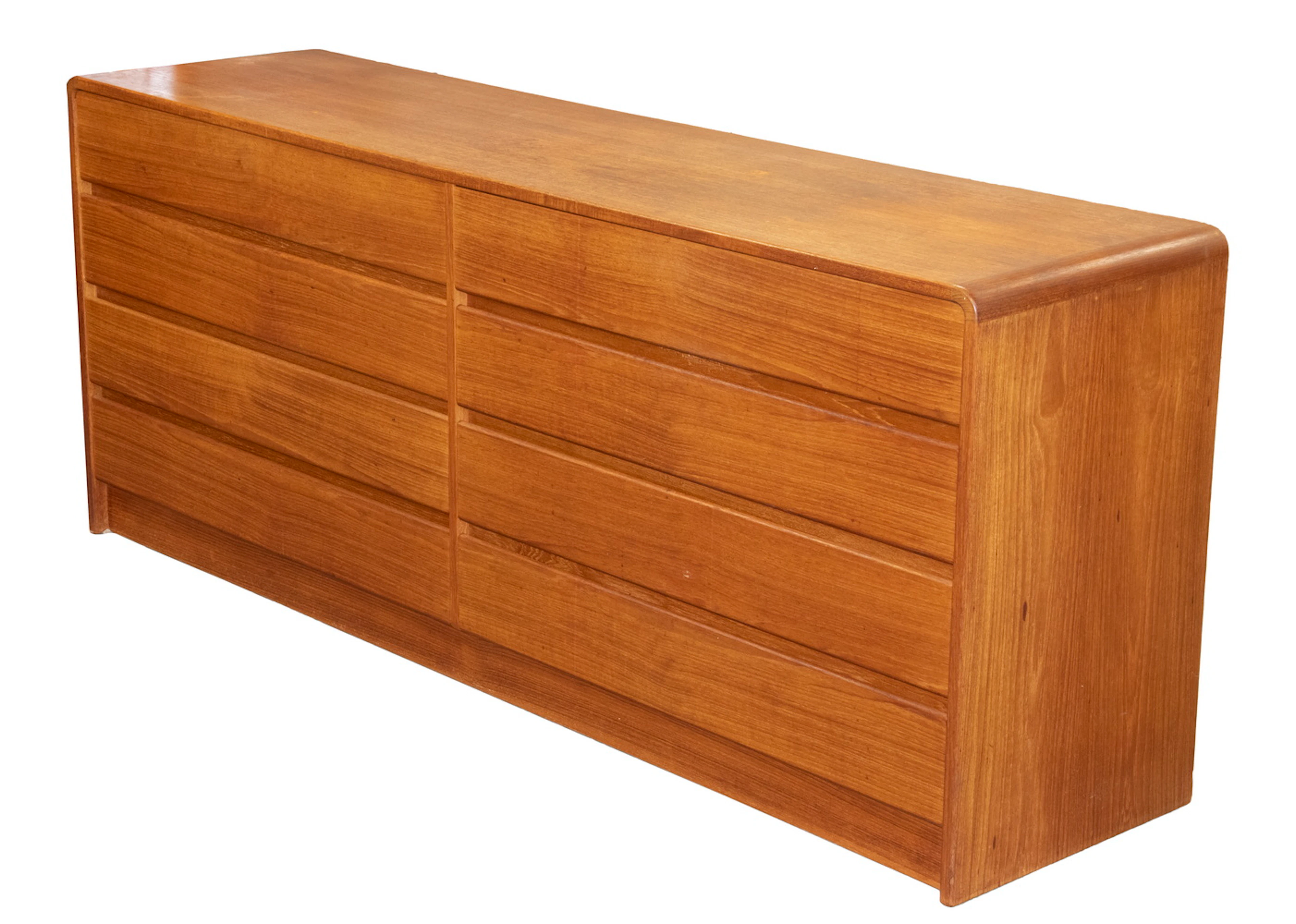 ARNE WAHL IVERSEN FOR VINDE MOBELFABRIK TEAK DRESSER