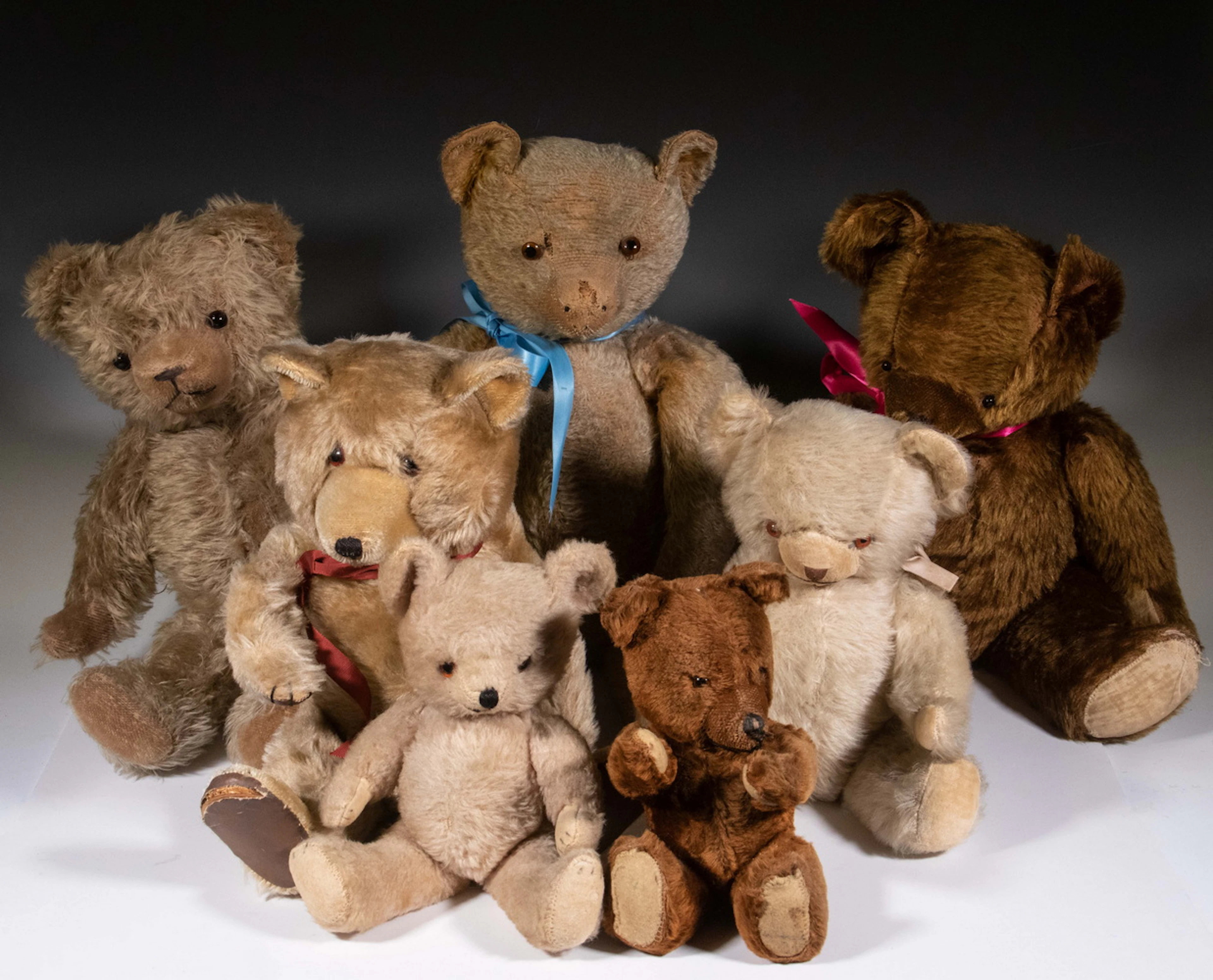 (7) VINTAGE JOINTED TEDDY BEARS