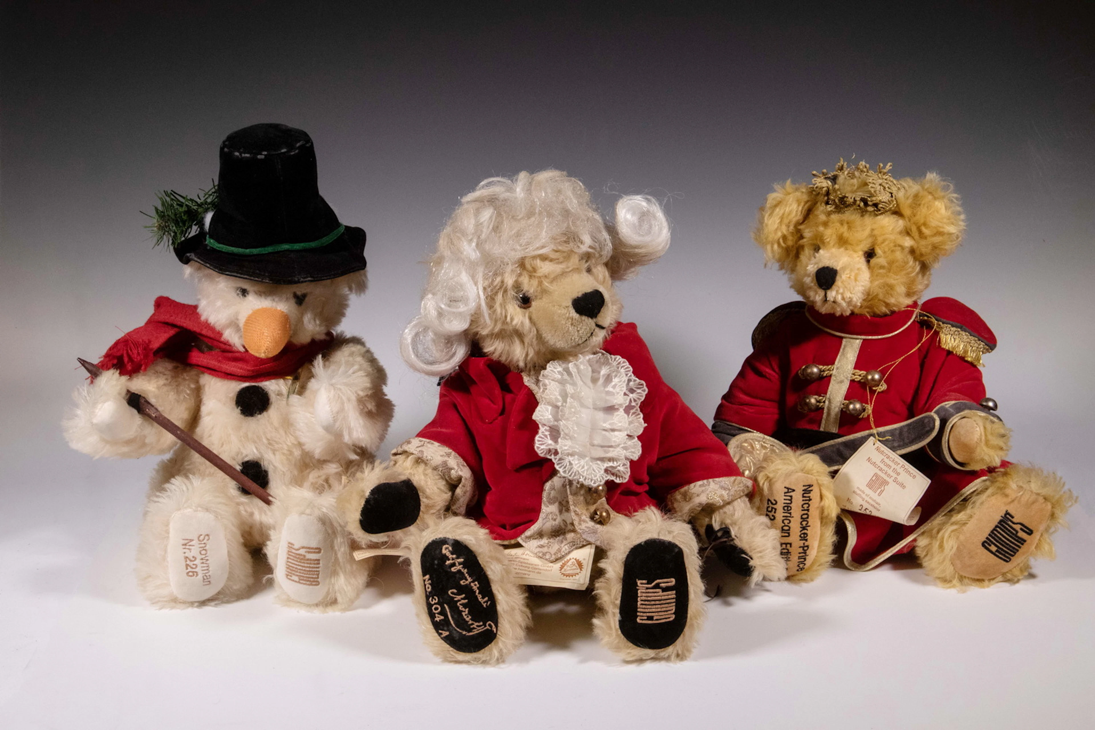 (3) LIMITED EDITION GUMP'S BEARS BY HERMANN, GERMANY