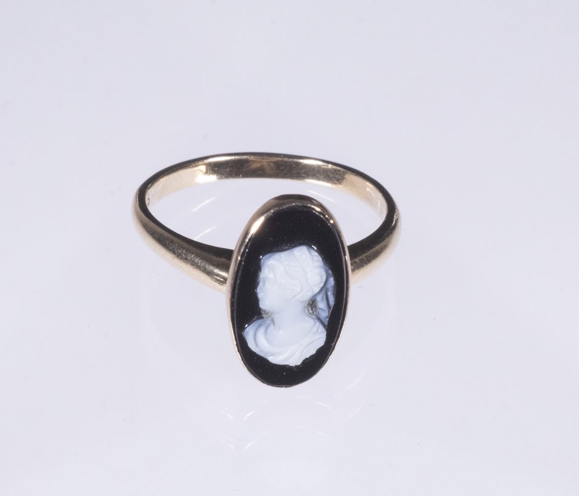LADIES VICTORIAN CAMEO RING