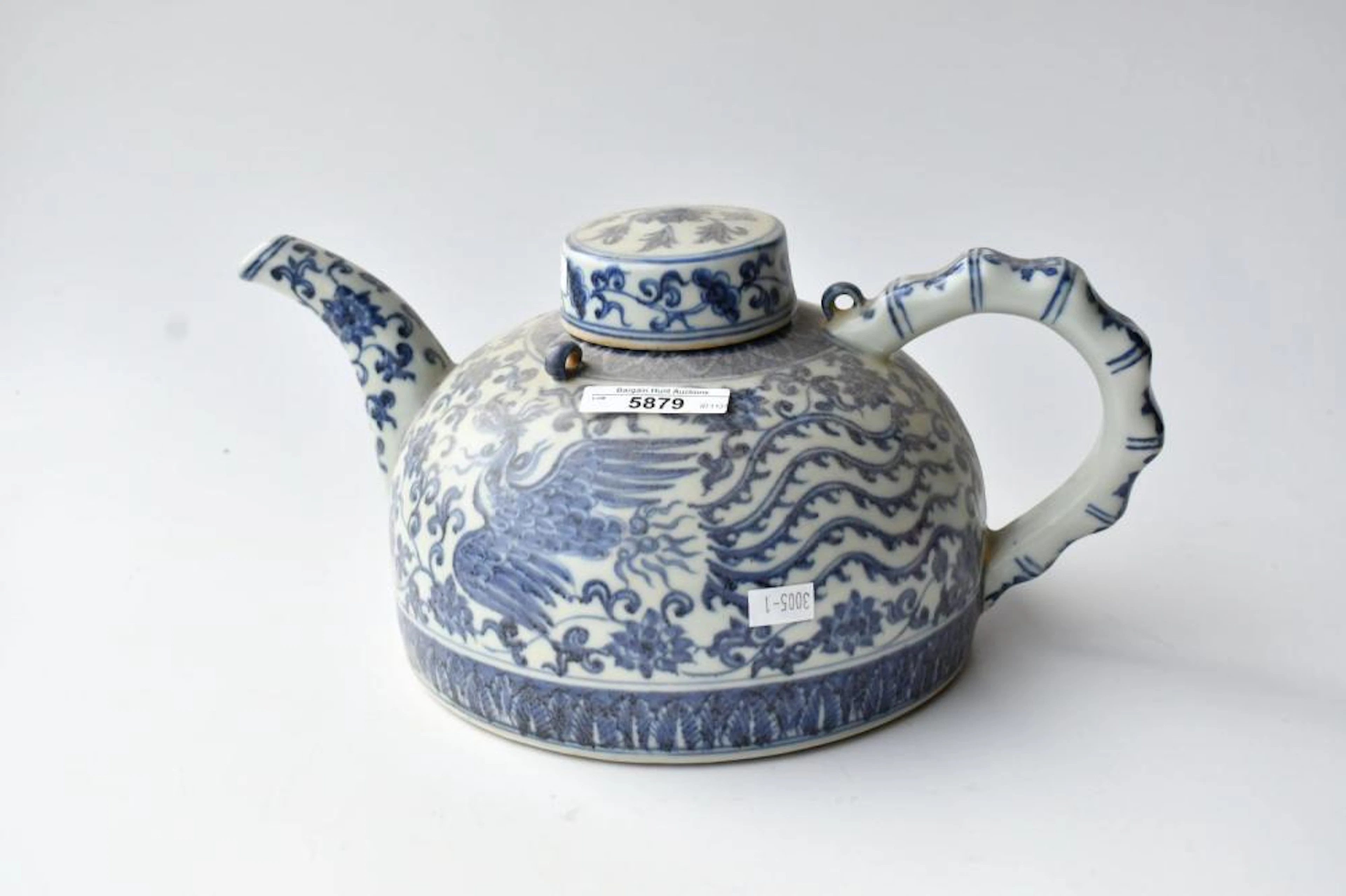 Large Blue and White Porcelain Teapot - Yongle period style
