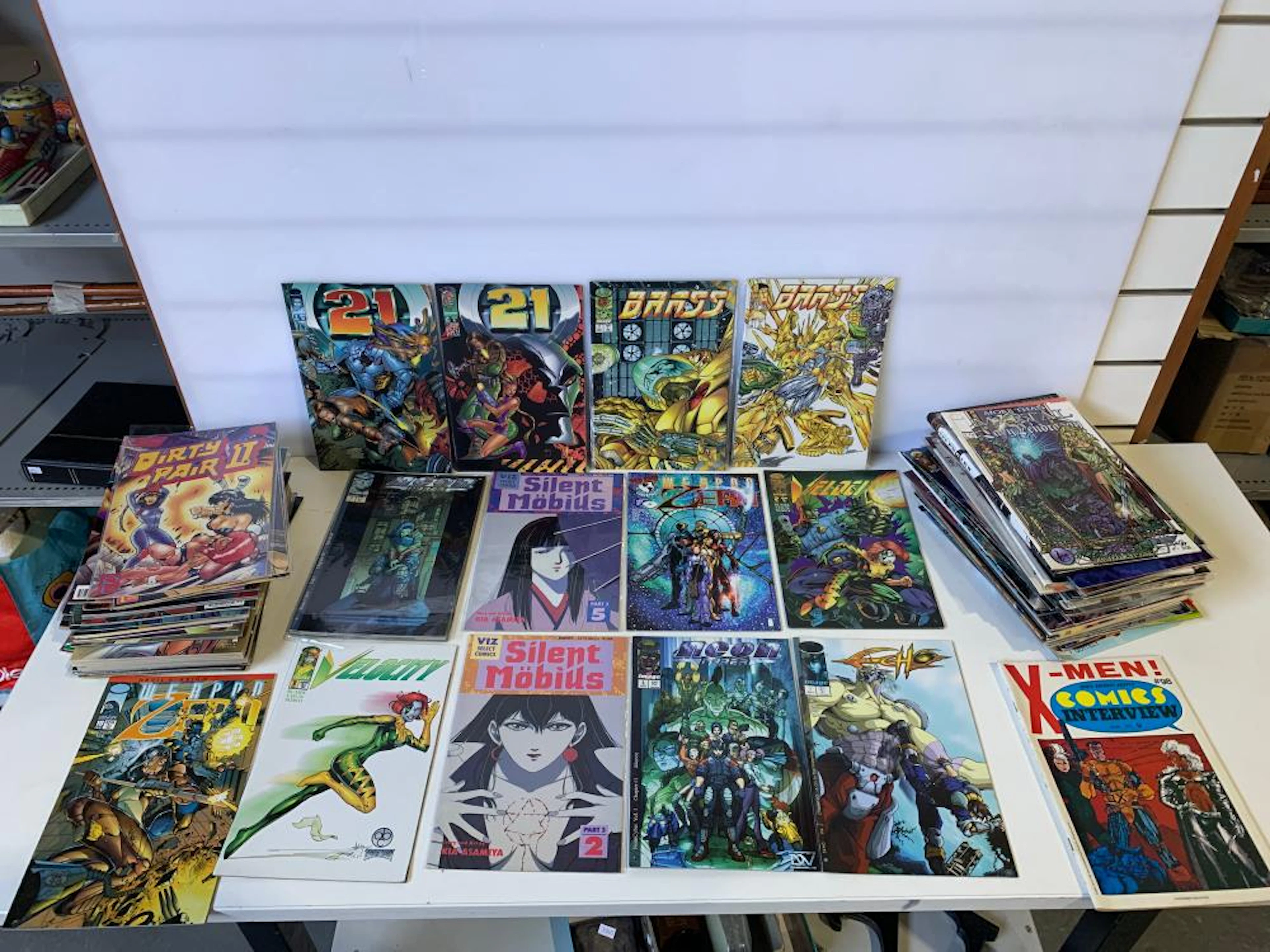 Collection of assorted comic books incl