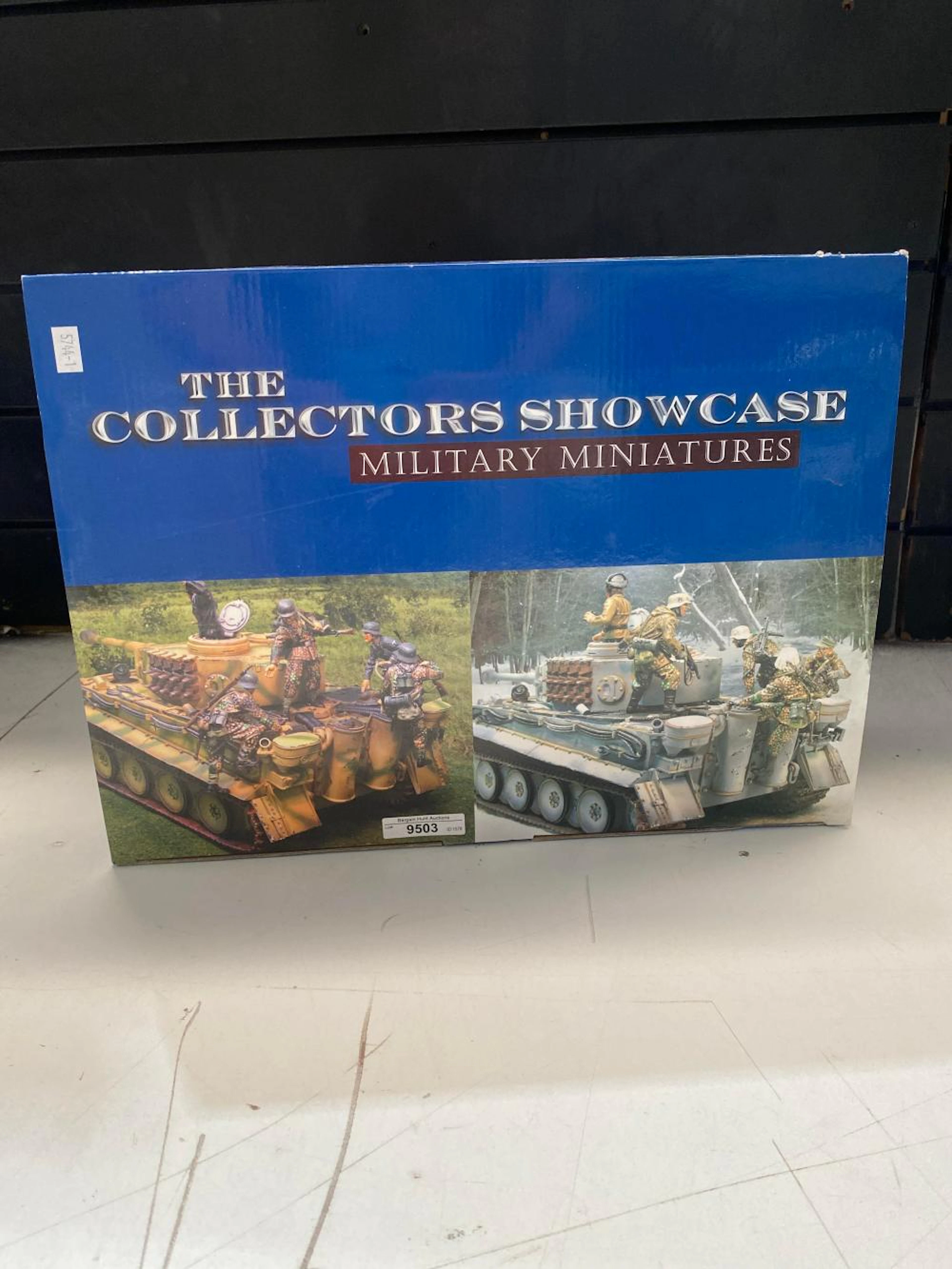 2The Collectors Showcase Military Miniatures- WW2 Tiger Wittman Winter