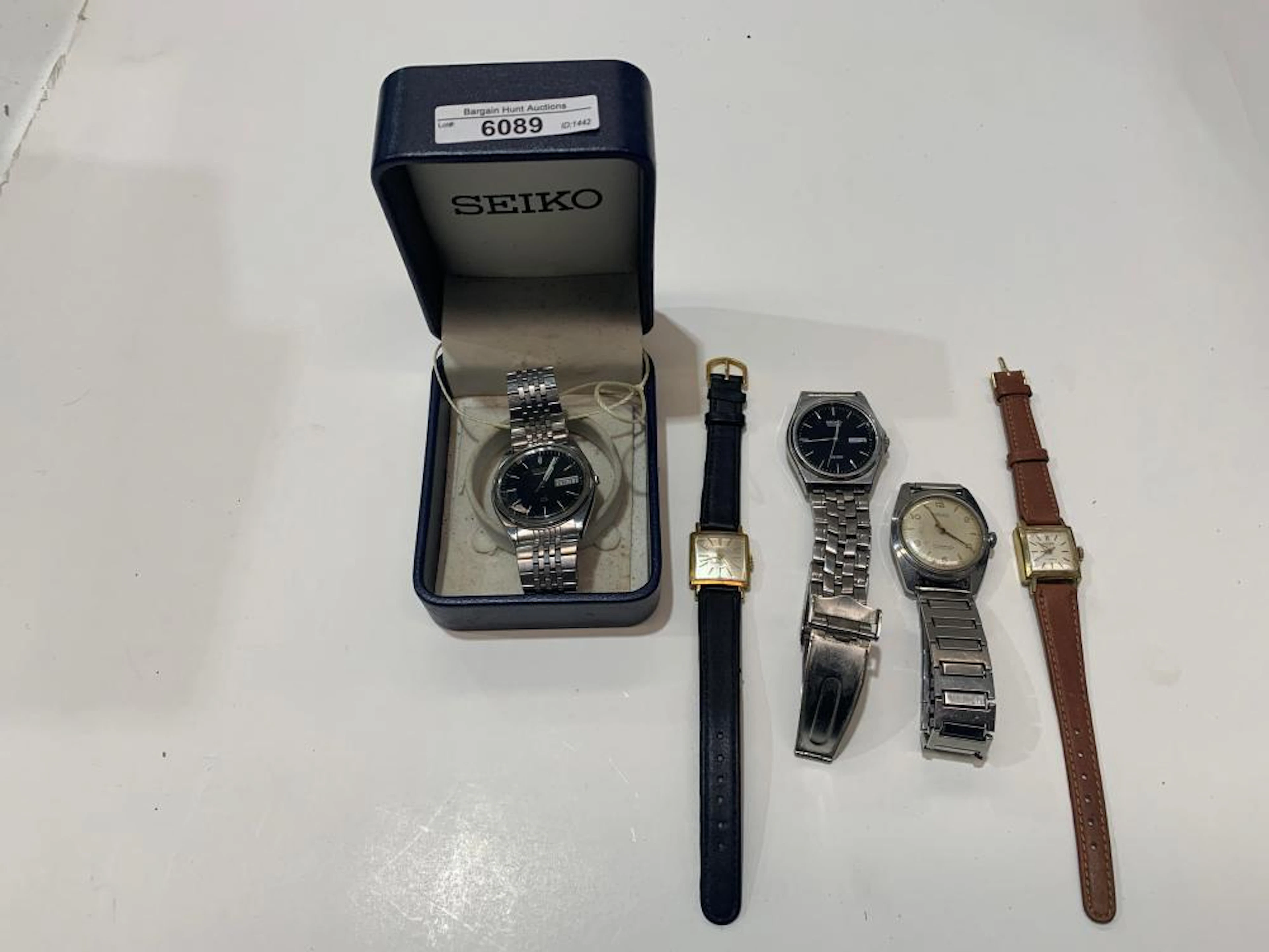 5 x vintage gentleman's and ladies watches incl, Seiko, Lavina, Vymo and Enicar.