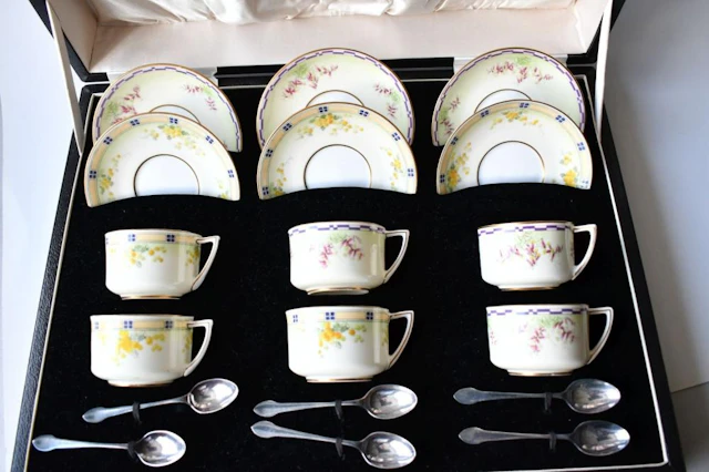 Rare Antique Royal Doulton Set of 6 fine Bone China...