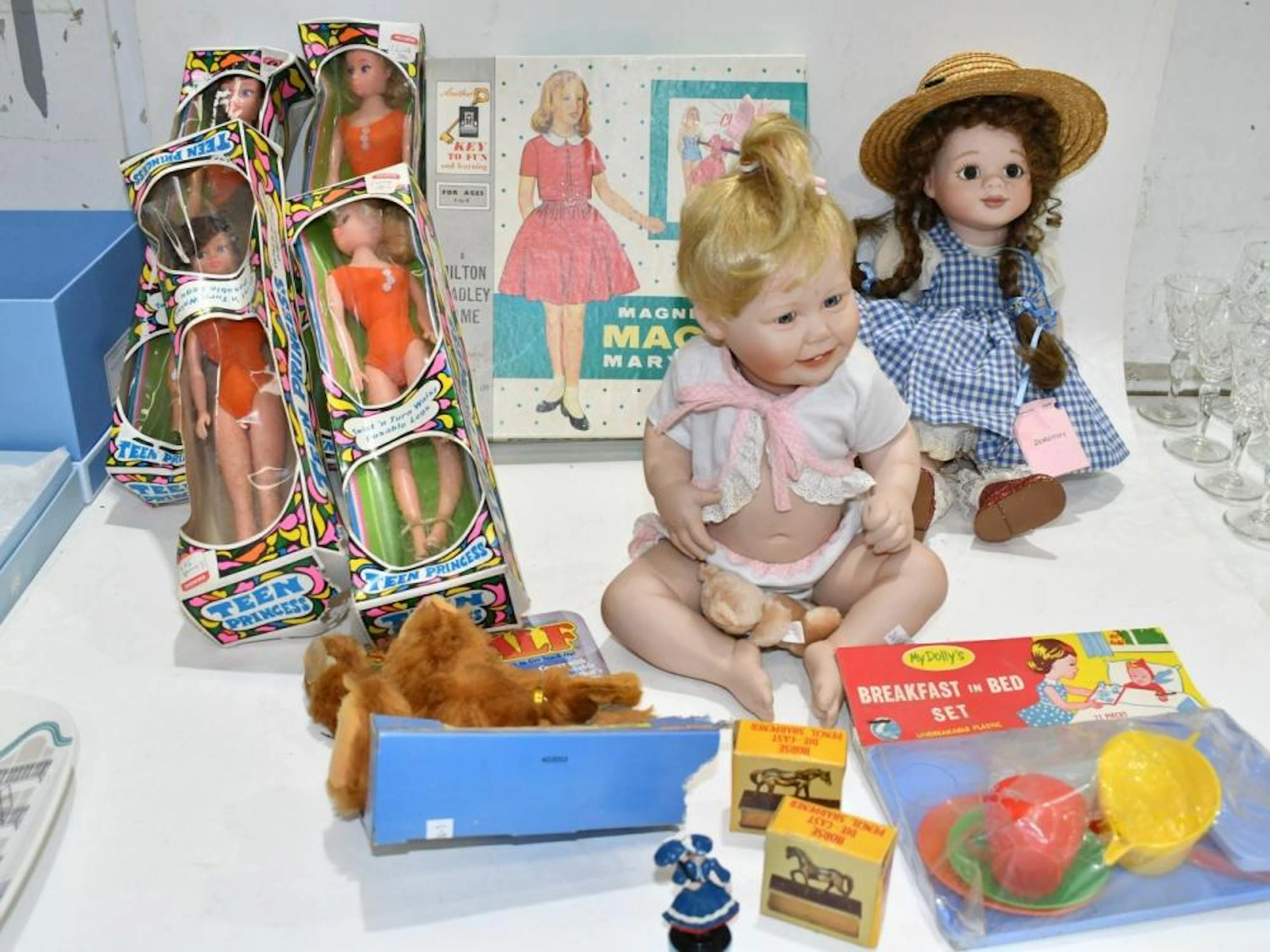 Collection of Vintage Toys - including 4 Teen Princess...