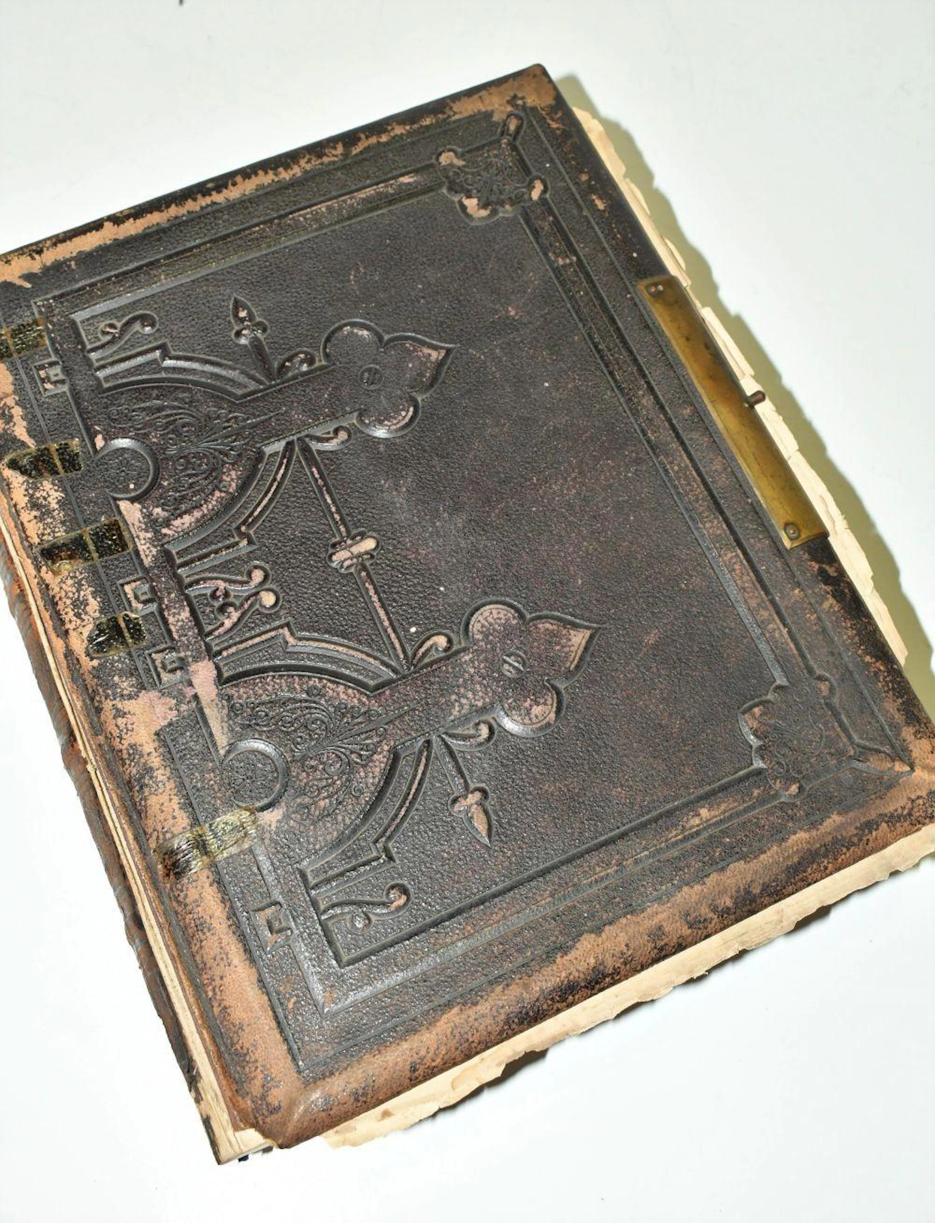 19th Century Holy Bible containing the Old and New Testaments