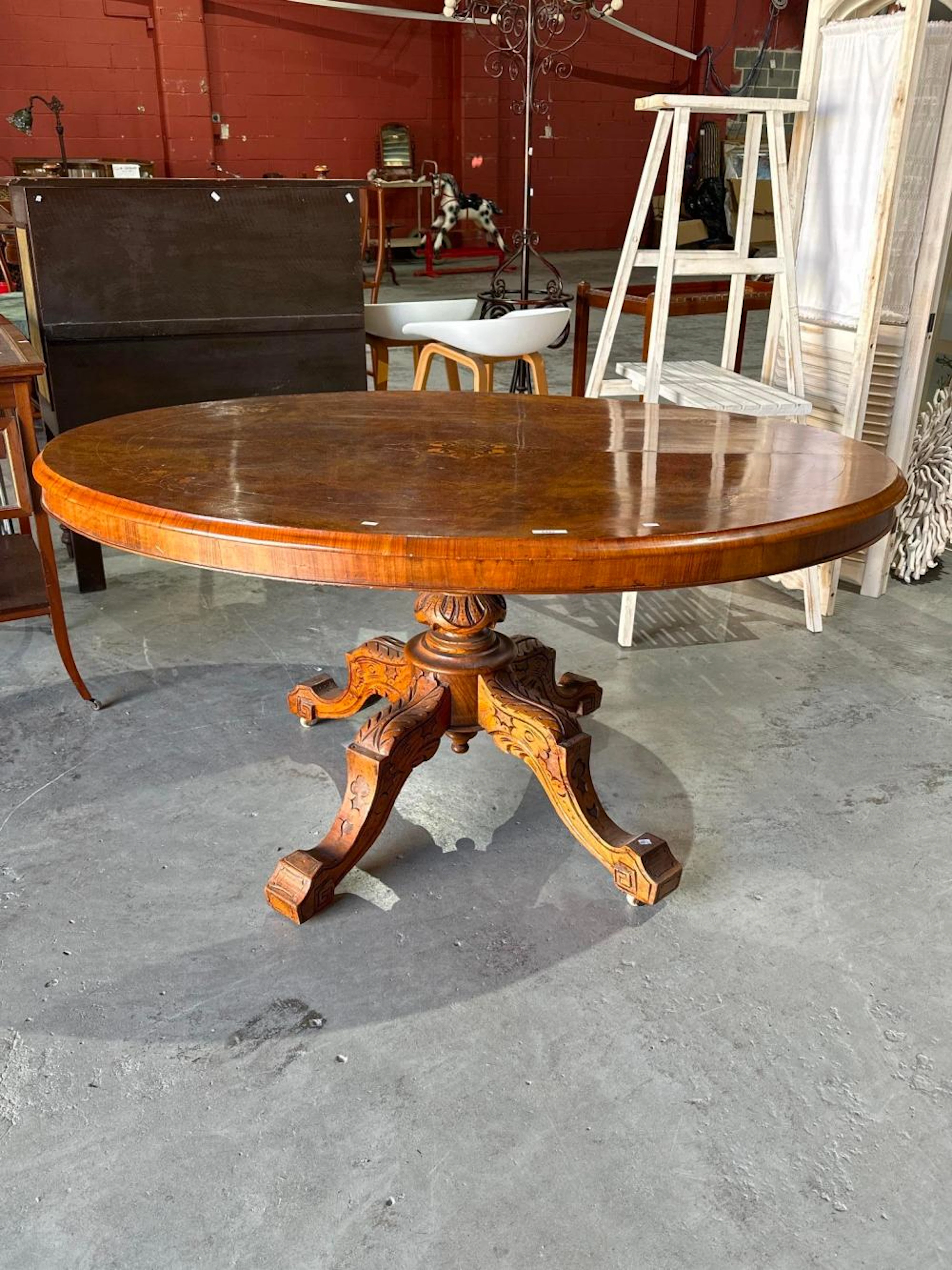Antique walnut tilt top Loo table