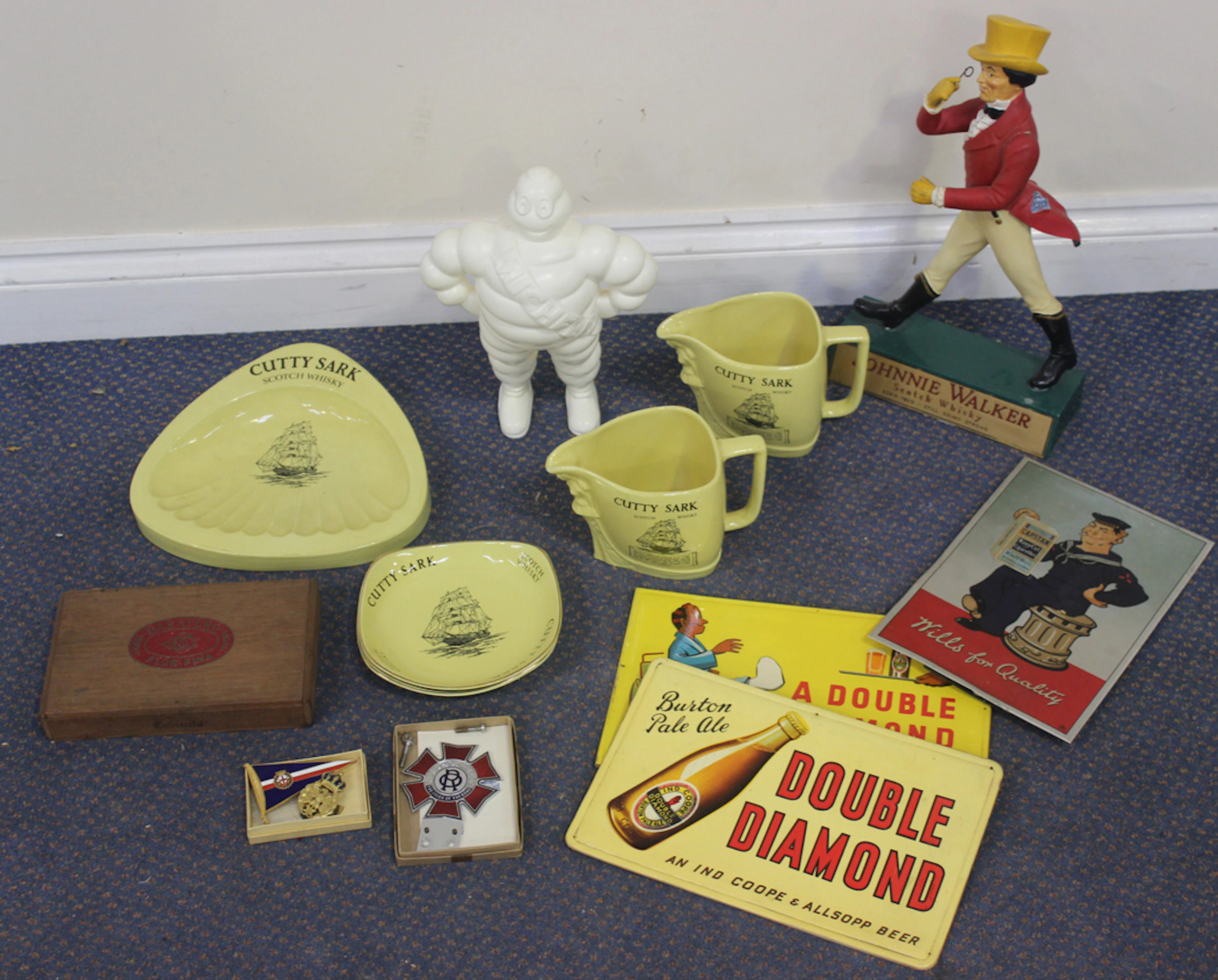 A SMALL COLLECTION OF ADVERTISING MEMORABILIA