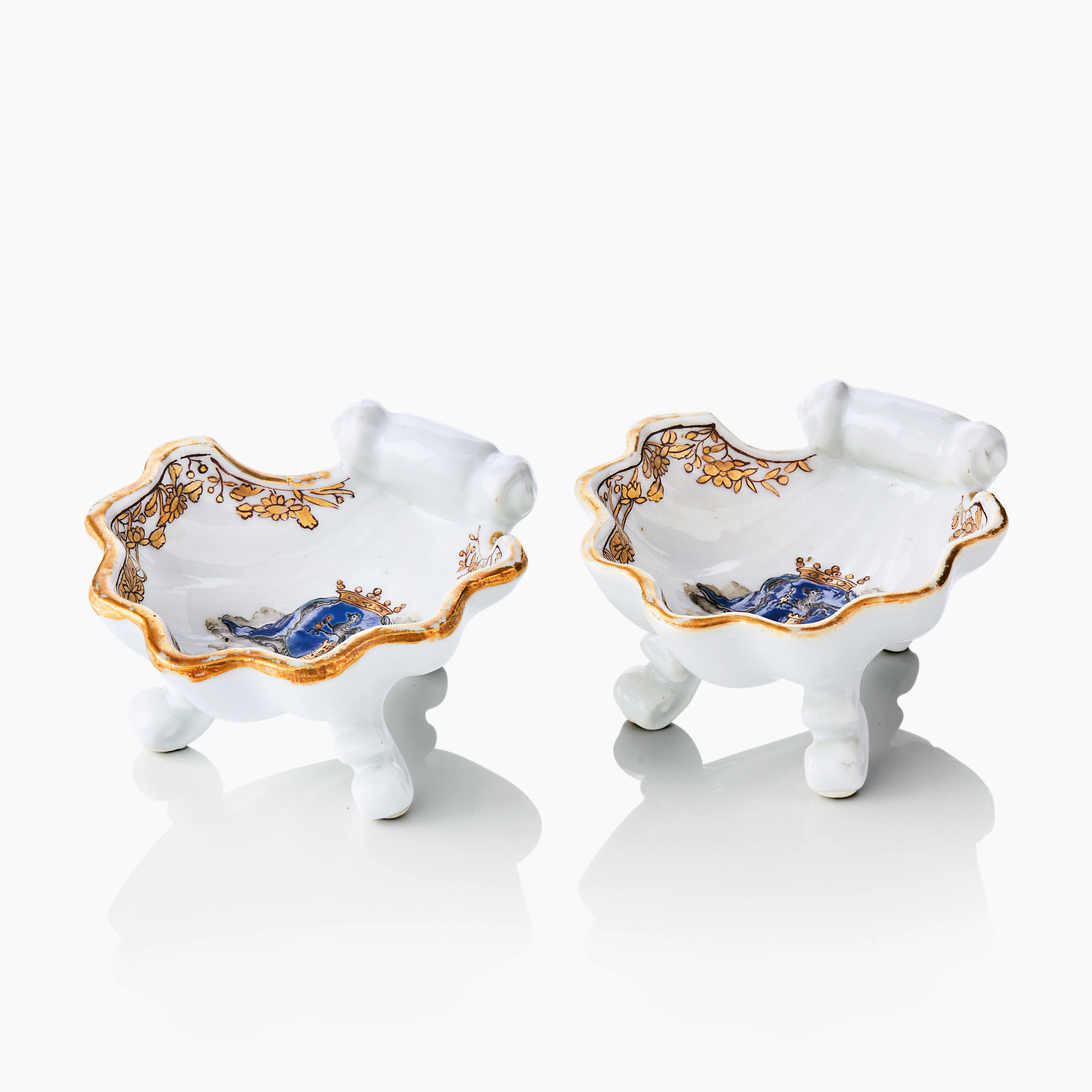A Pair of ’Gyllenborg Family’ Armorial Export Porcelain Salt Cellars