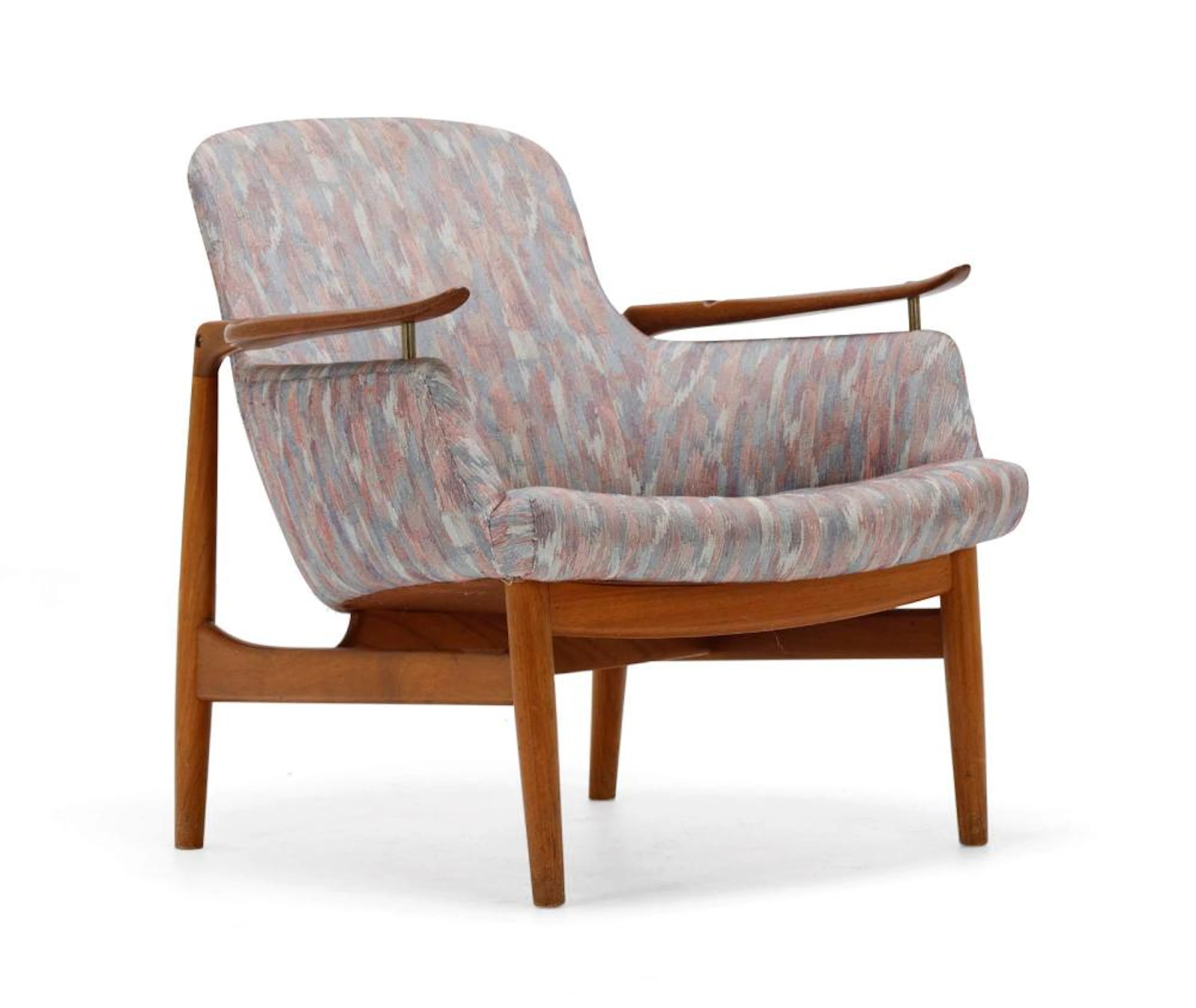 Finn Juhl (1912-1989) for snedkermester Niels Vodder: Lænestol af teaktræ