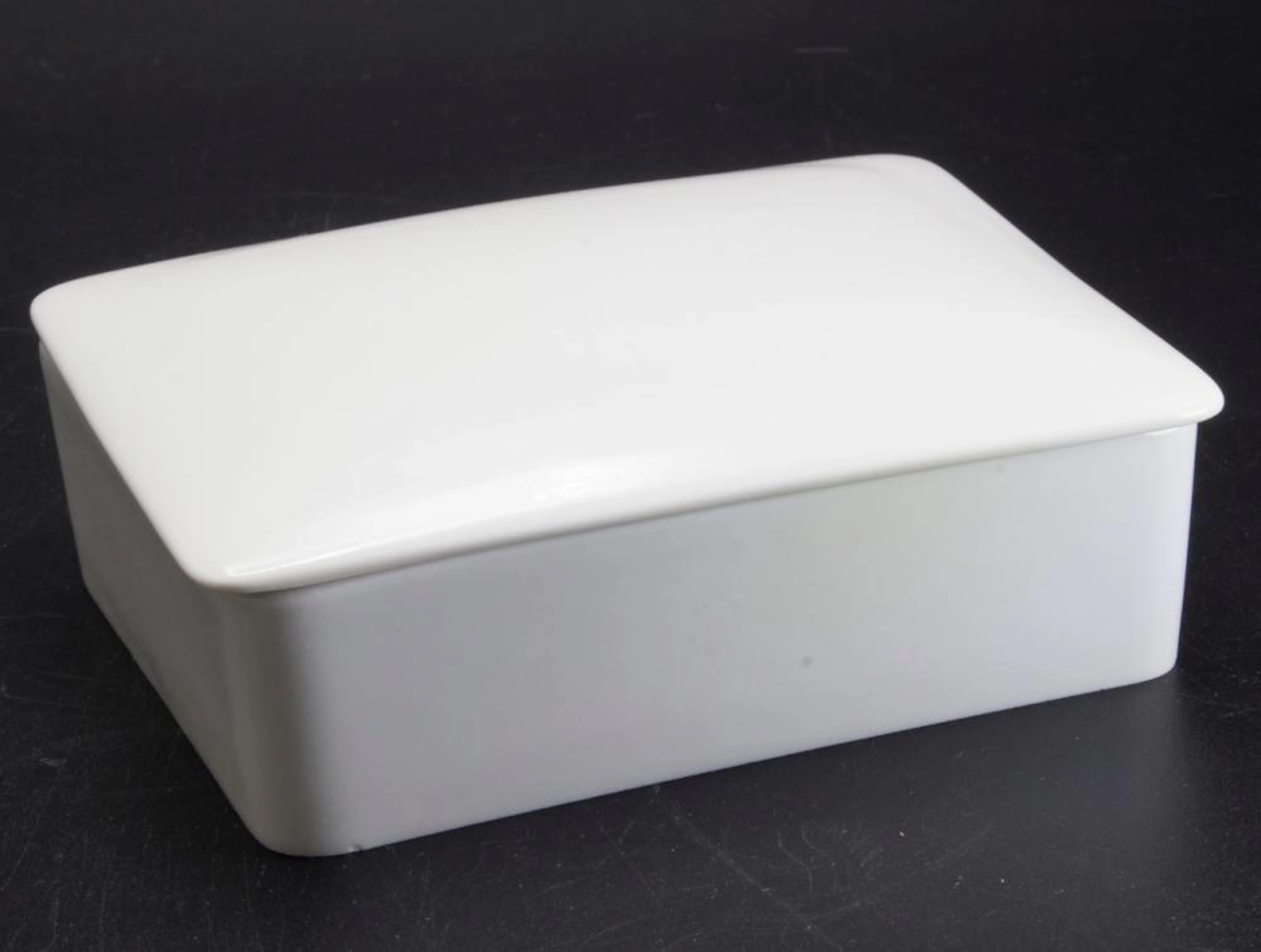 Eine Tabatiere / A tobacco box, KPM, Berlin, 20. Jh.