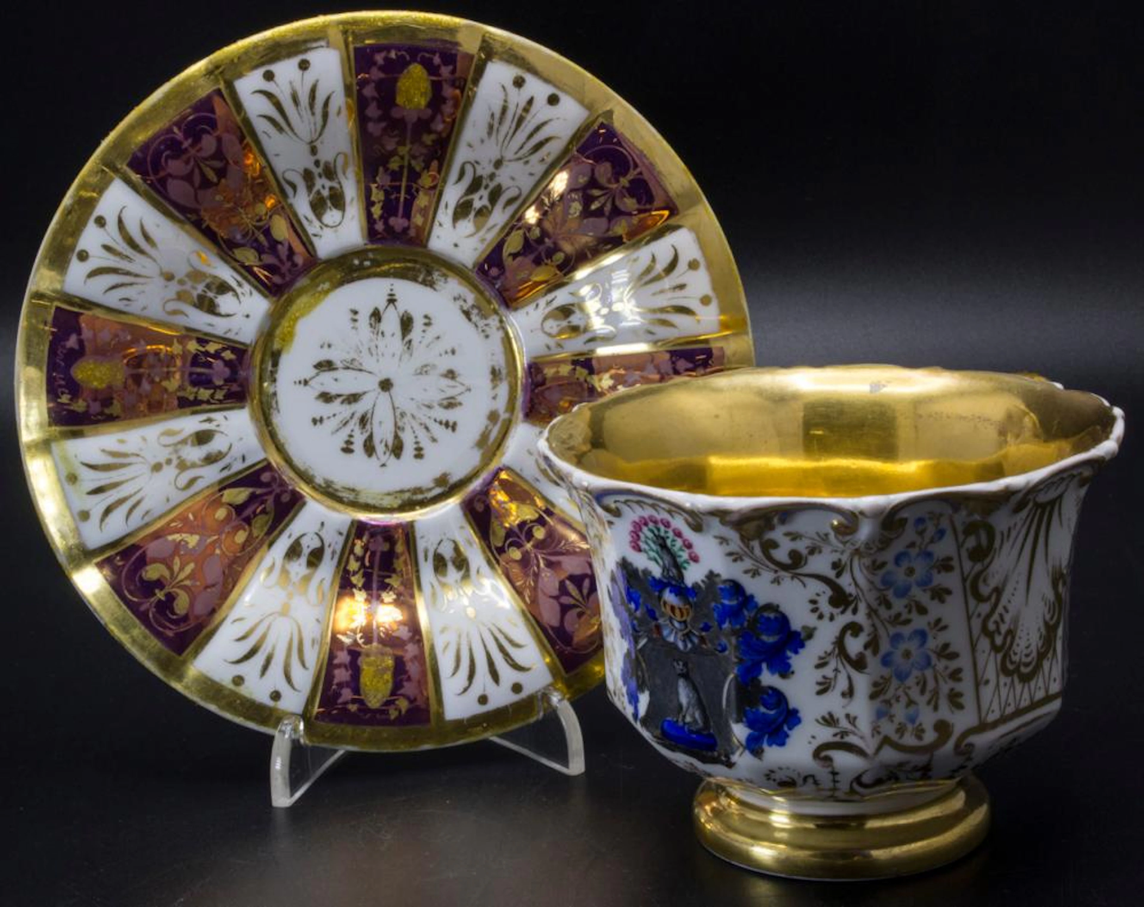 Wappentasse mit Katzen / A cup with coat of arms with cats, KPM Berlin, 1837-44
