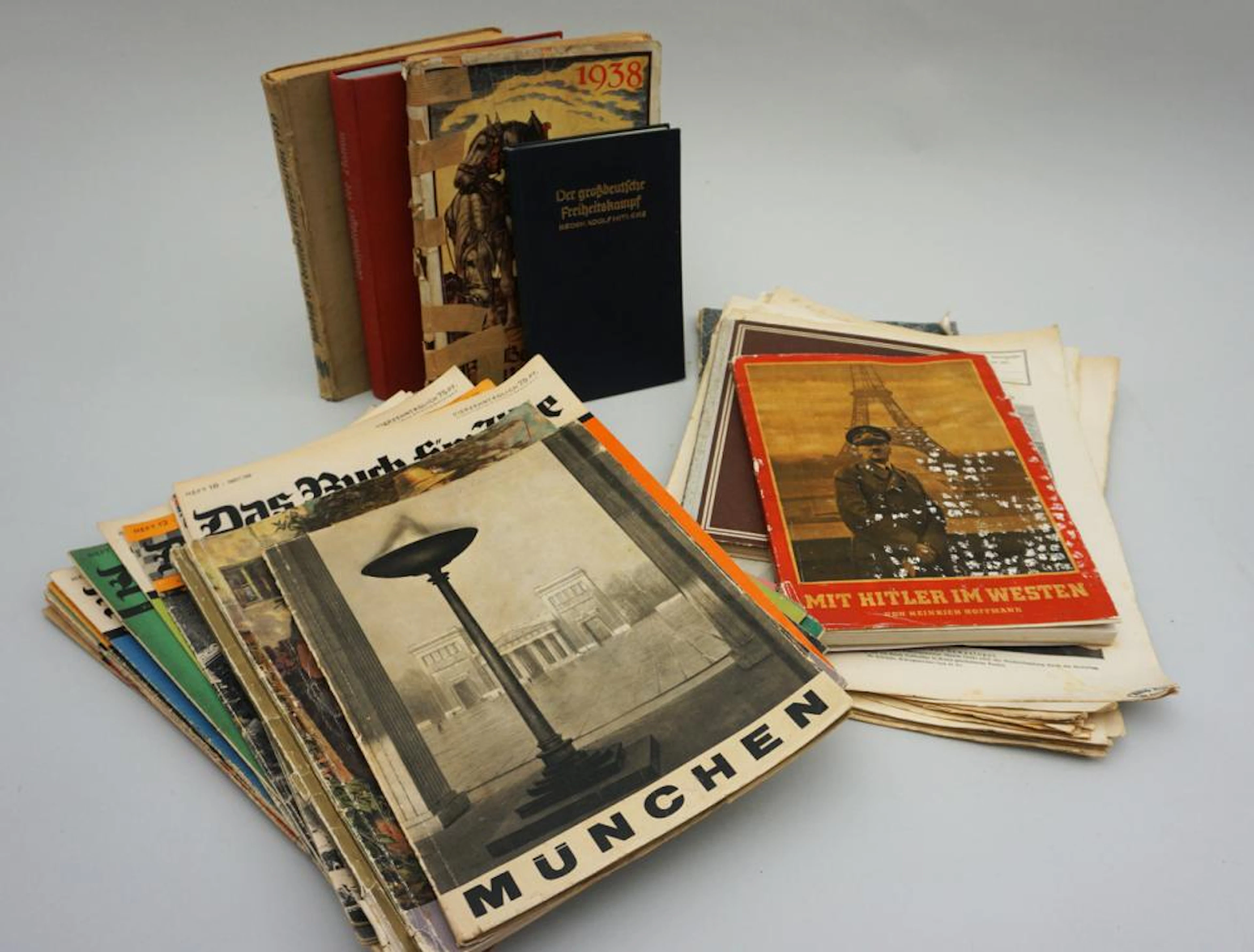 Sammlung Bücher und Zeitschriften