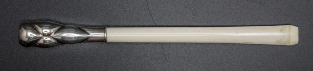 Jugendstil Zigarettenspitze / An Art Nouveau cigarette holder, um 1920
