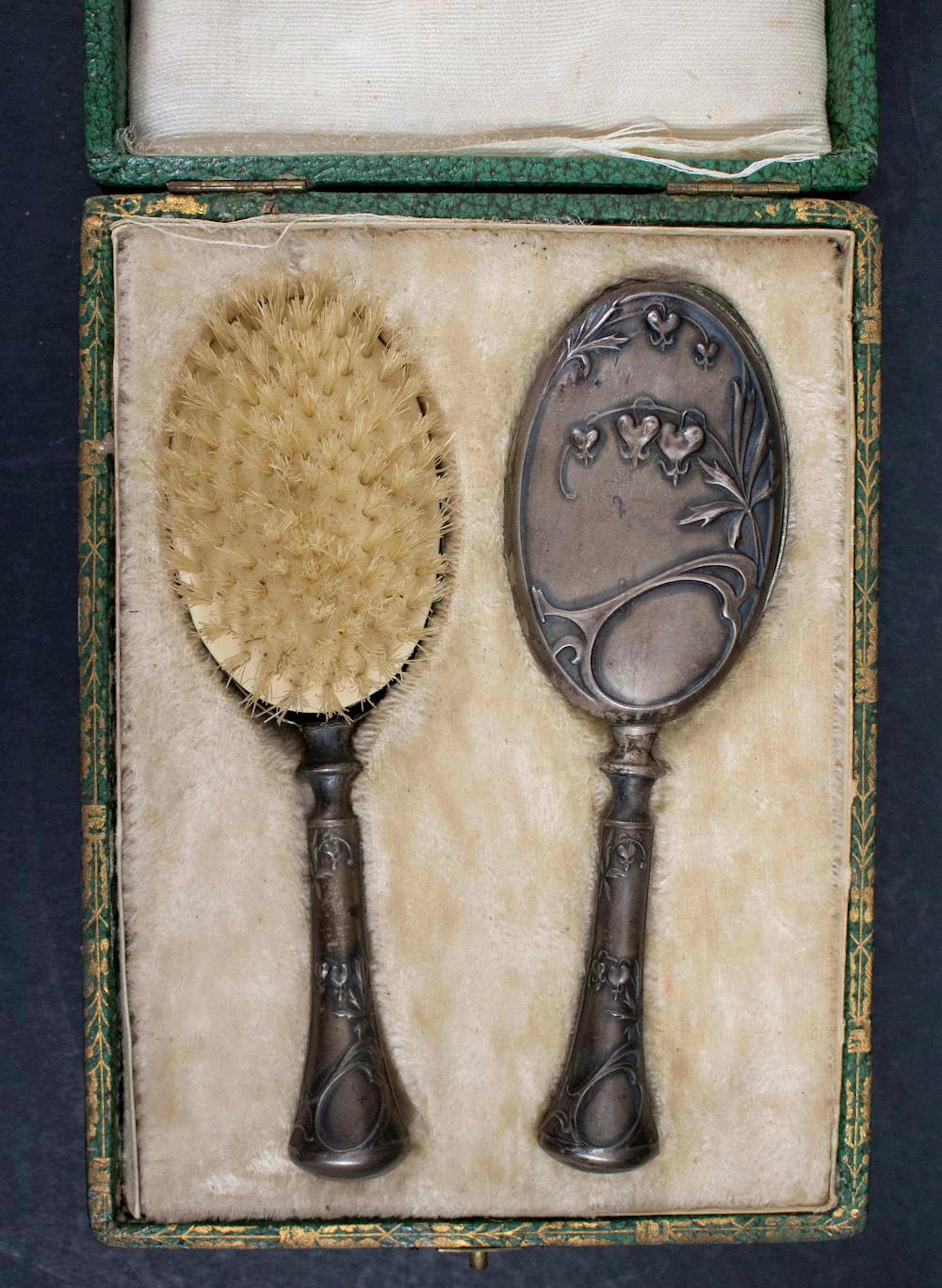 Puppen Jugendstil Handspiegel und Haarbürste im Etui / A...