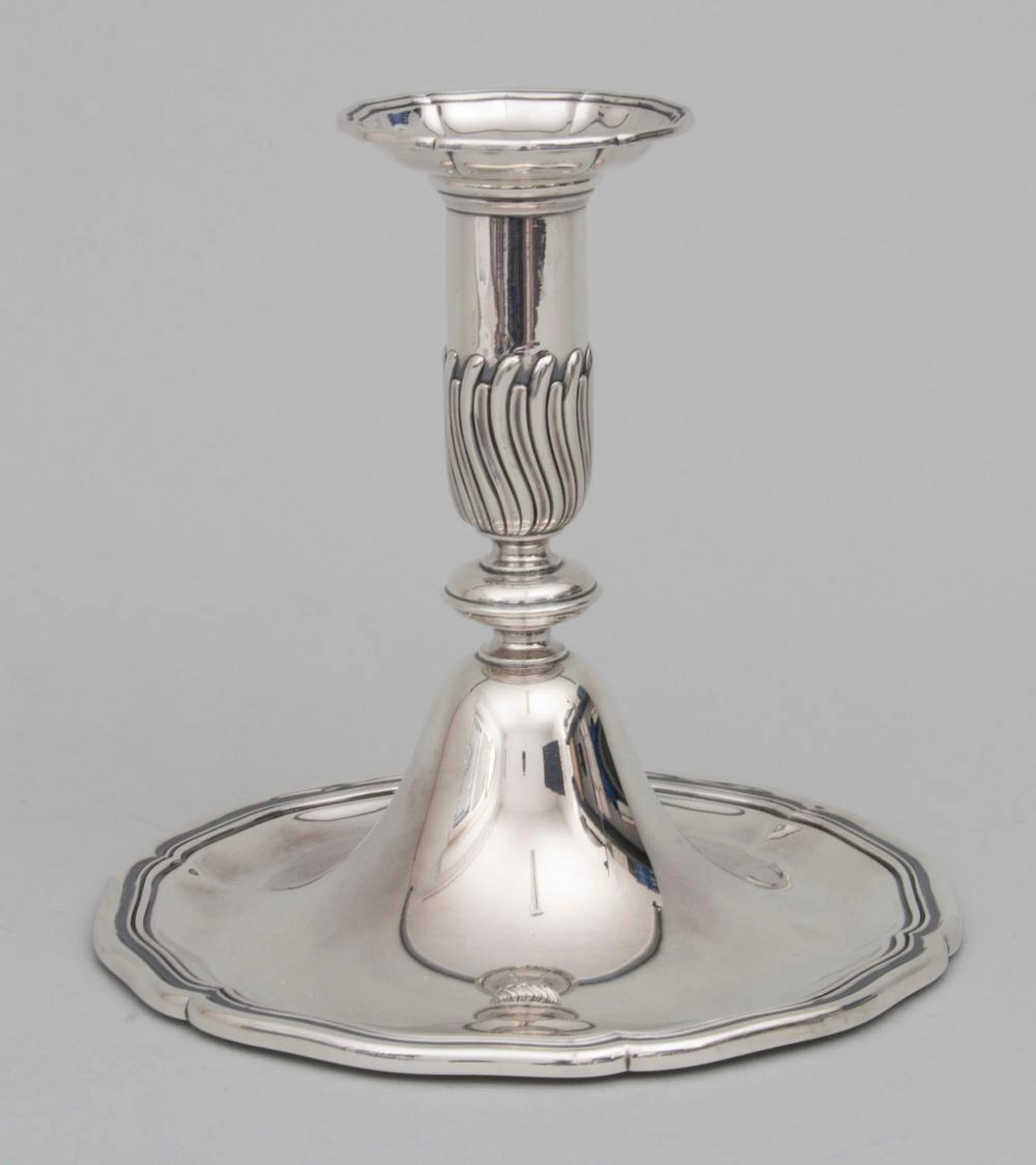 Silberleuchter 'Trompetenleuchter' / A silver candlestick