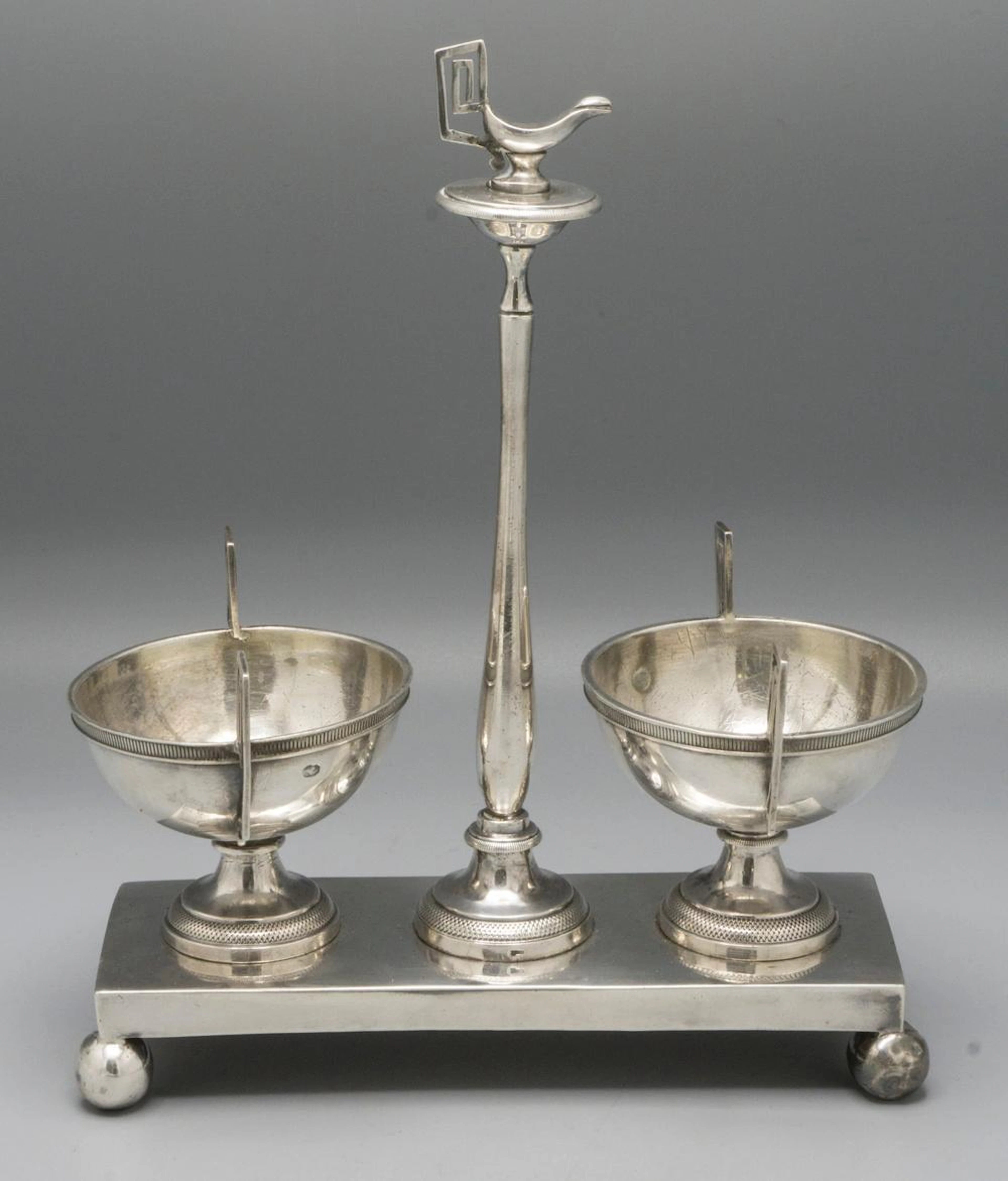 Klassizismus Doppelsaliere / A double silver salt cellar