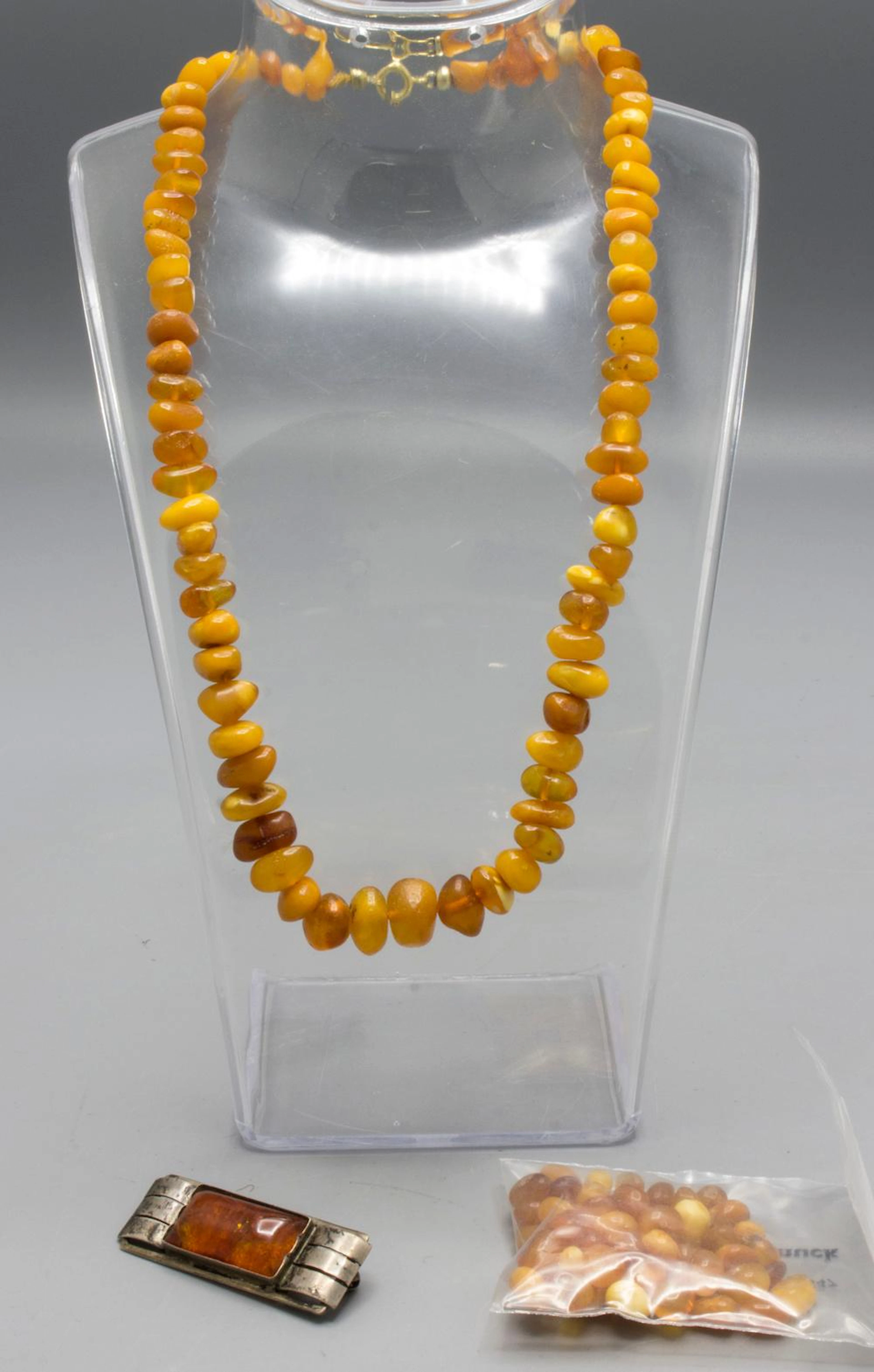 Konvolut Bernstein / A collection of amber, 20. Jh.