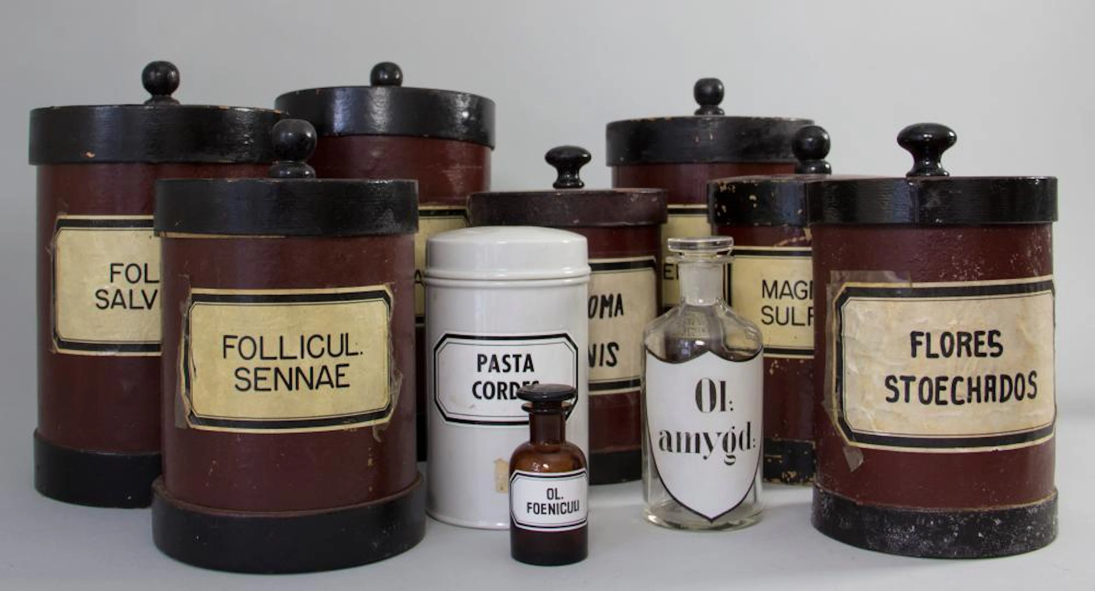 Sammlung Apothekergefäße / A collection of pharmacist jars