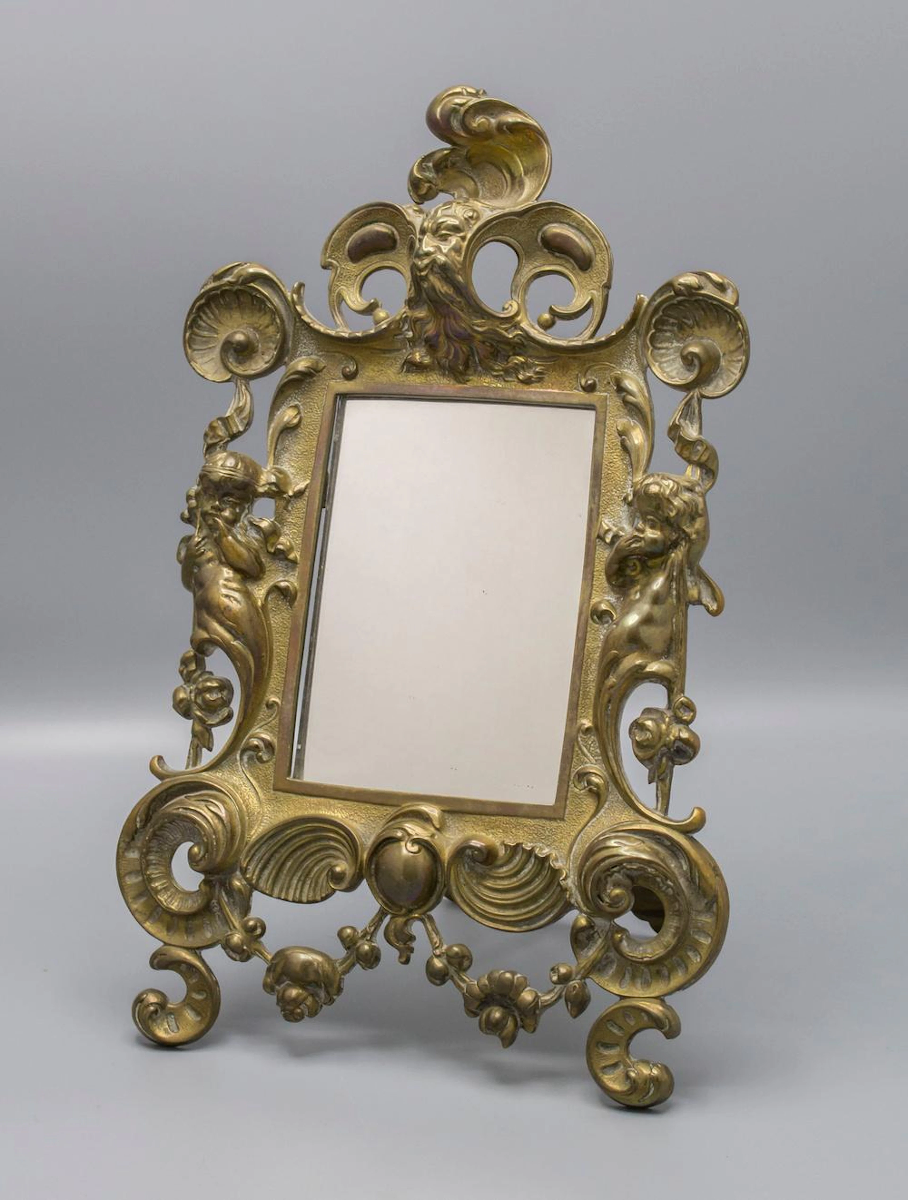 Tischspiegel mit Putten und Maskaron im Barockstil / A...