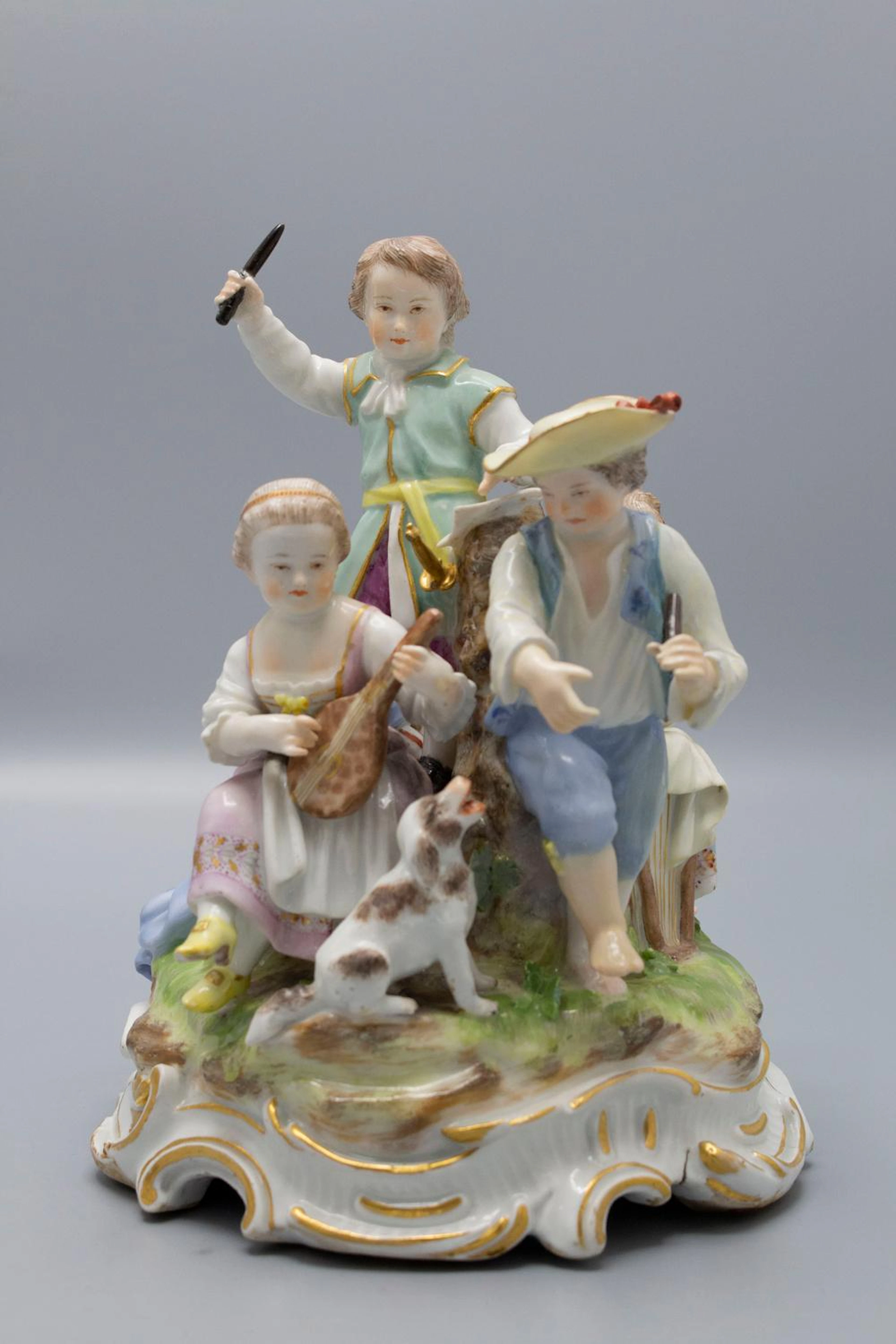 Figurengruppe 'Musizierende Kinder' / A figural group 'Children playing music'