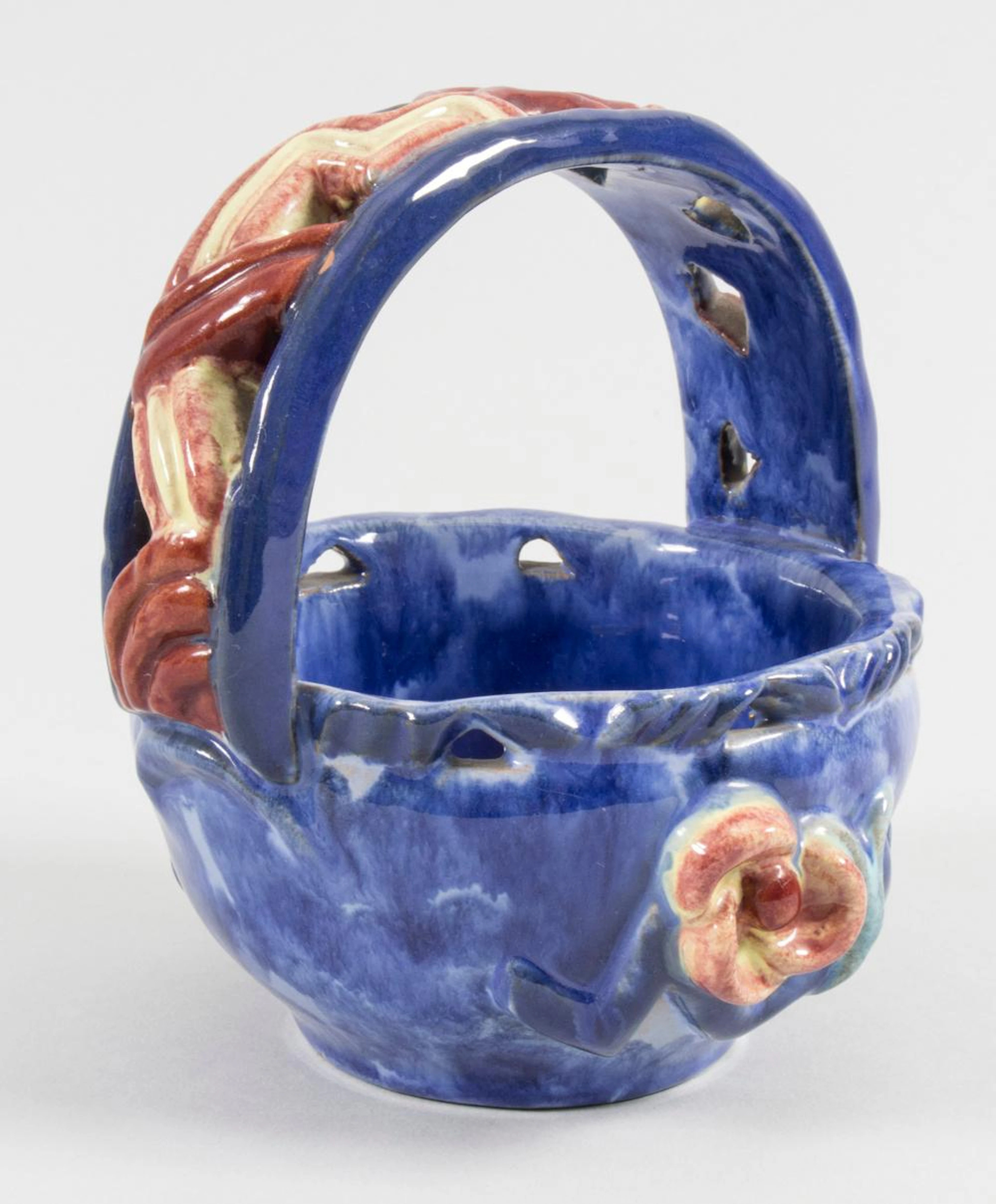 Art Déco Henkelkorb / An Art Deco basket with handles