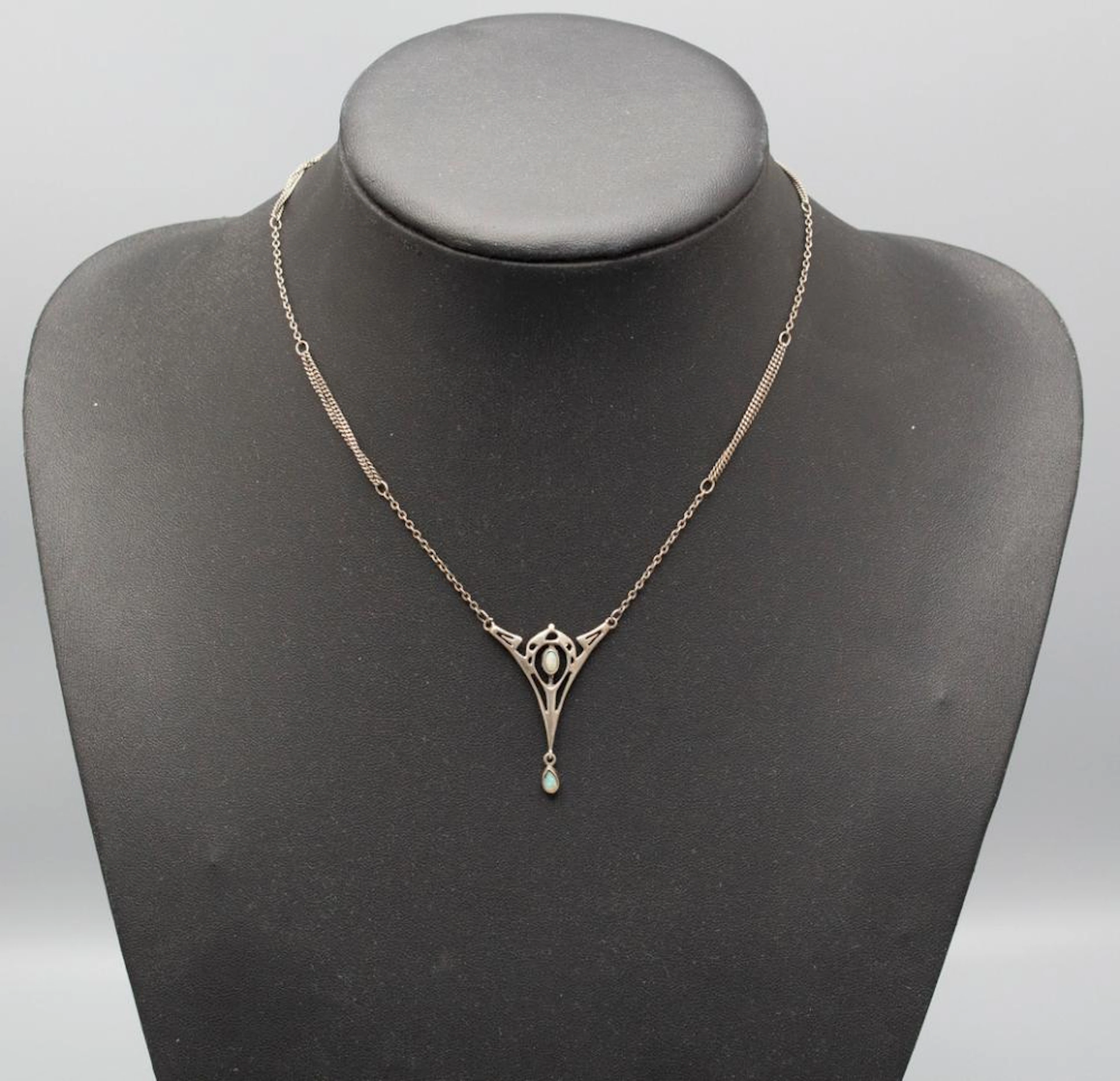 Filigranes Jugendstil Silber Collier mit Opal Cabochons /...