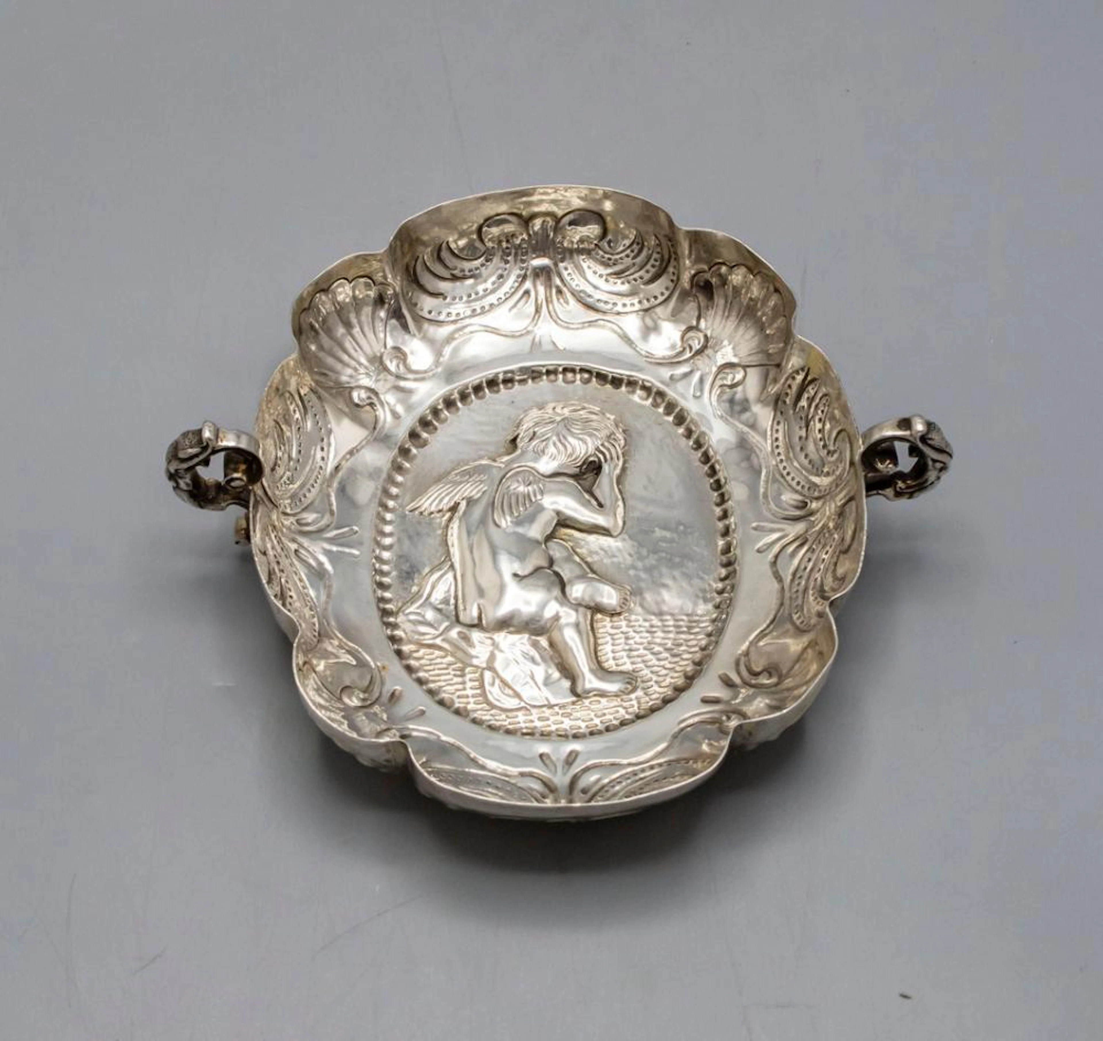 Barocke Branntweinschale / A silver tastevin / brandy bowl