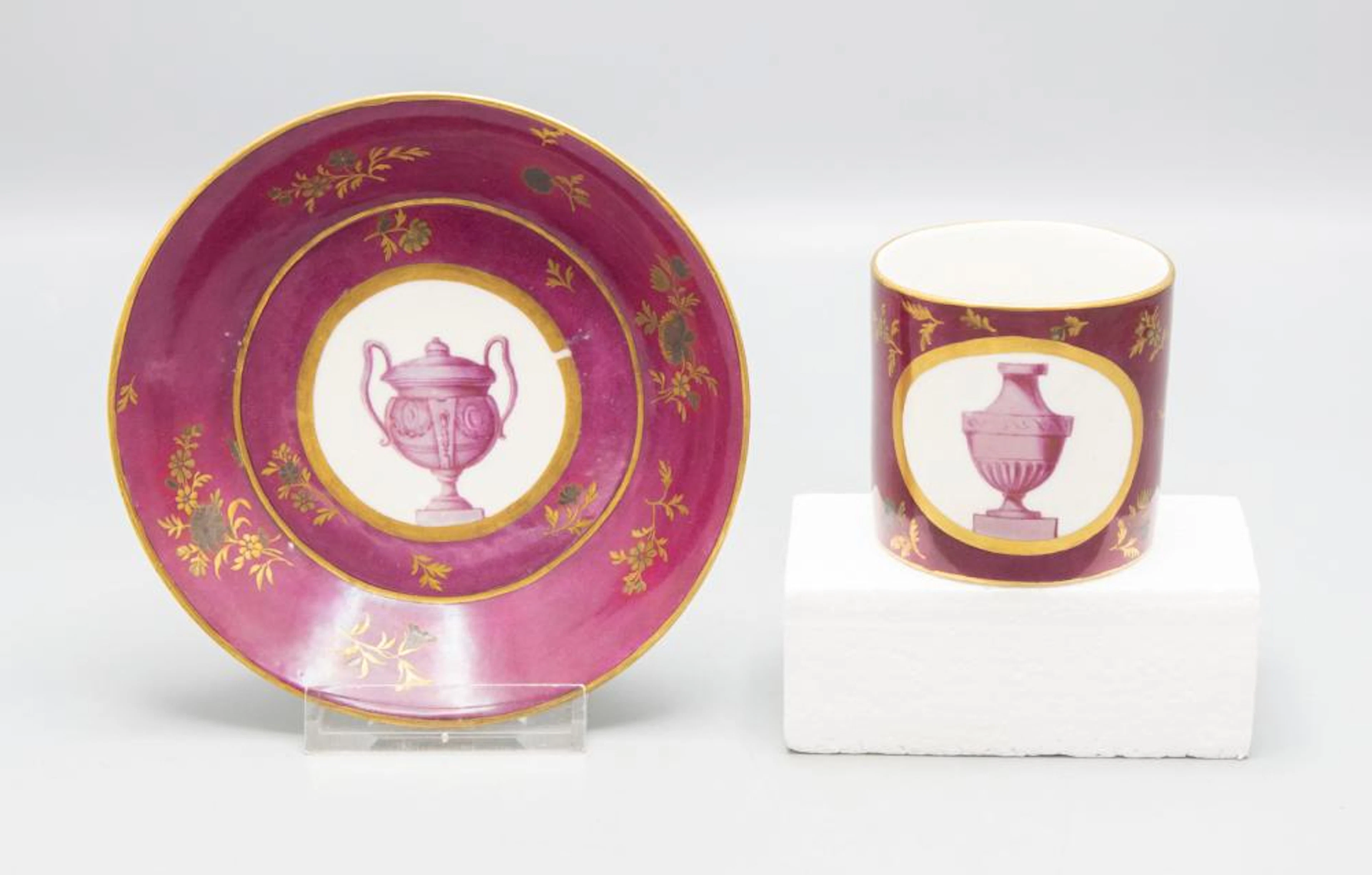 Klassizismus Tasse mit Untertasse / A cup with saucer, Frankenthal, 1777