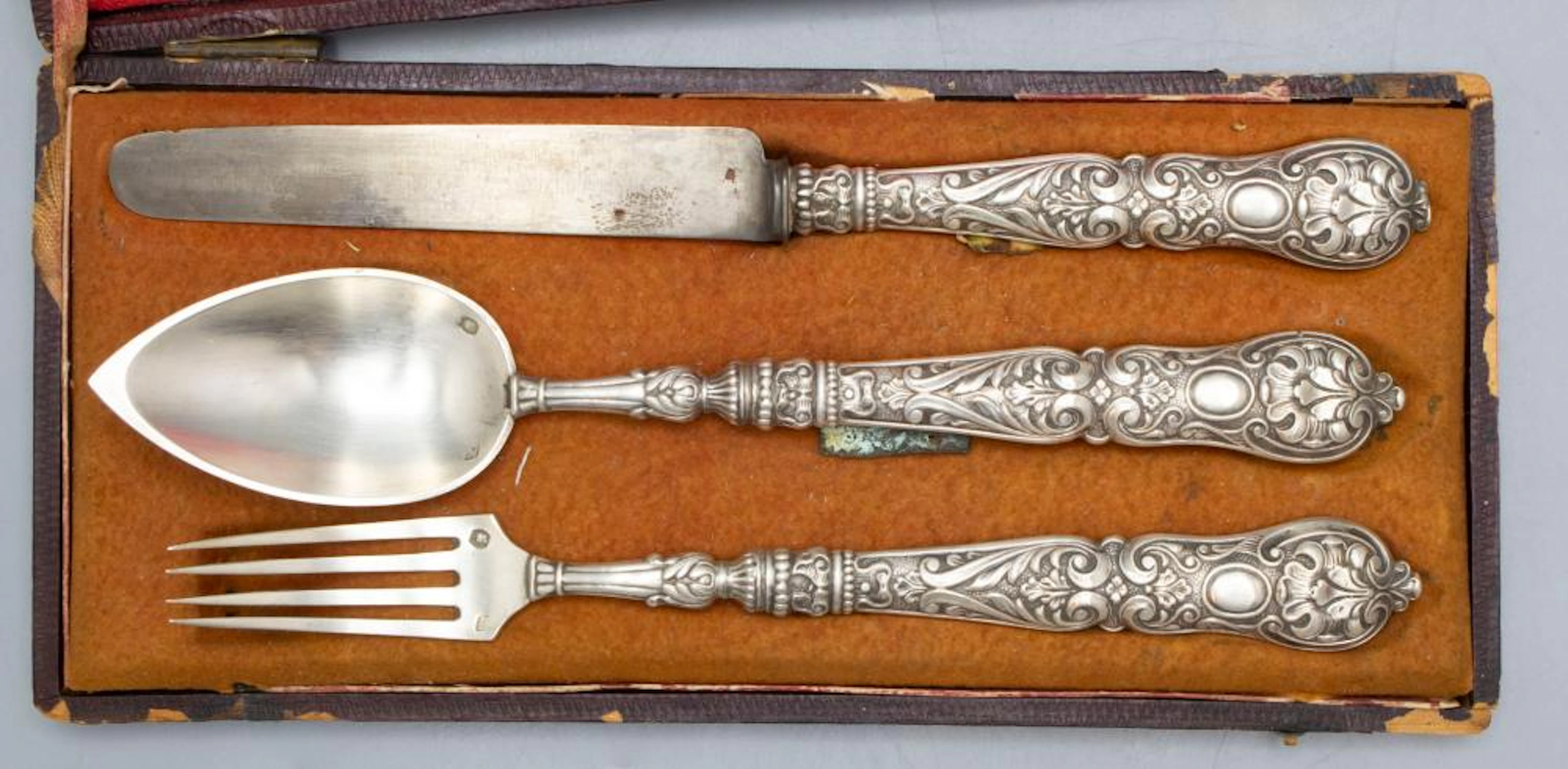 Messer, Gabel und Löffel im Etui / A silver knife