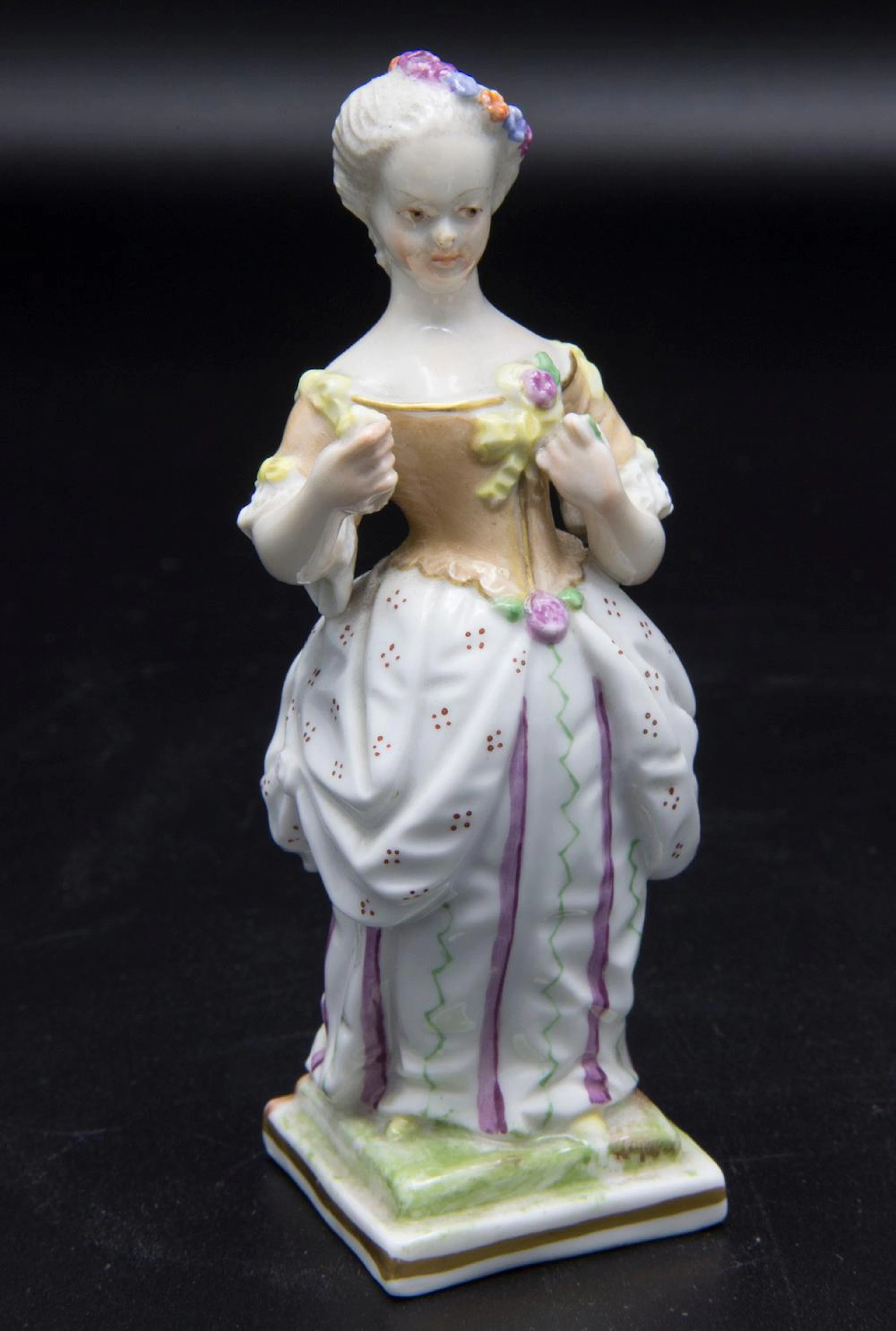 Rokokodame / A figurine of a Rococo lady, Nymphenburg, frühestens 1862