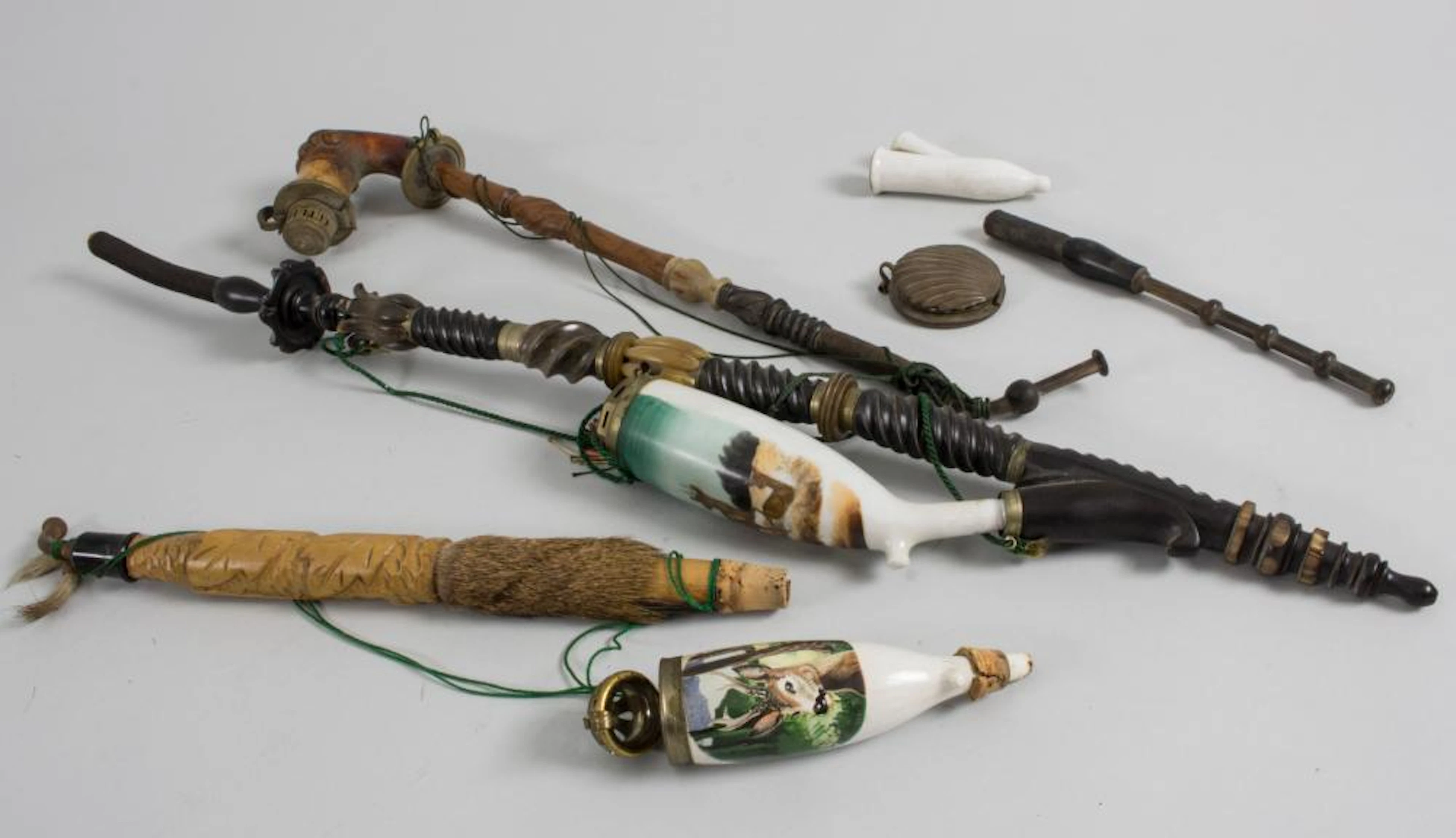 Konvolut aus drei Pfeifen / Three pipes, Deutschland, um 1900