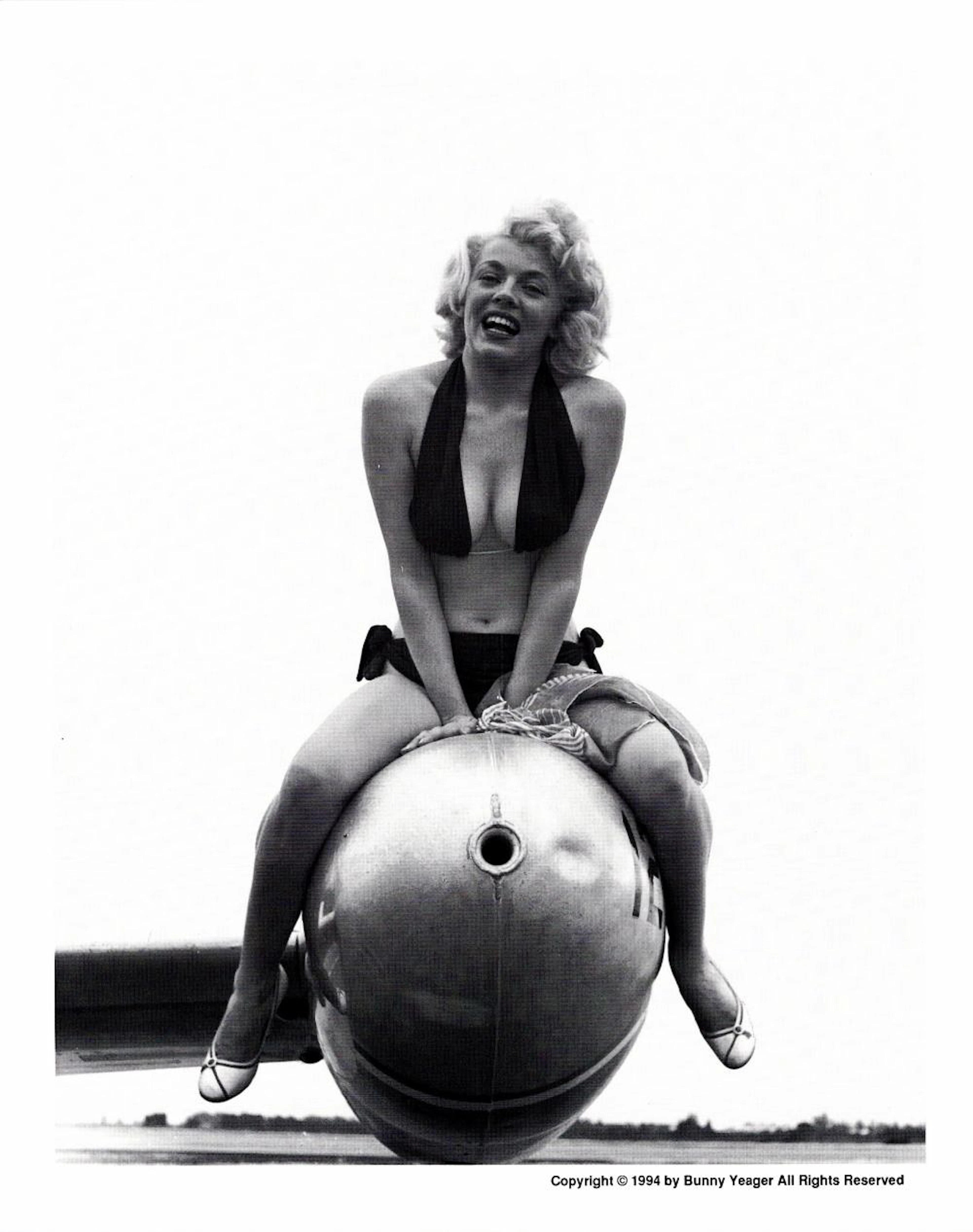 Original BUNNY YEAGER Pin Up Litho MARIA STINGER