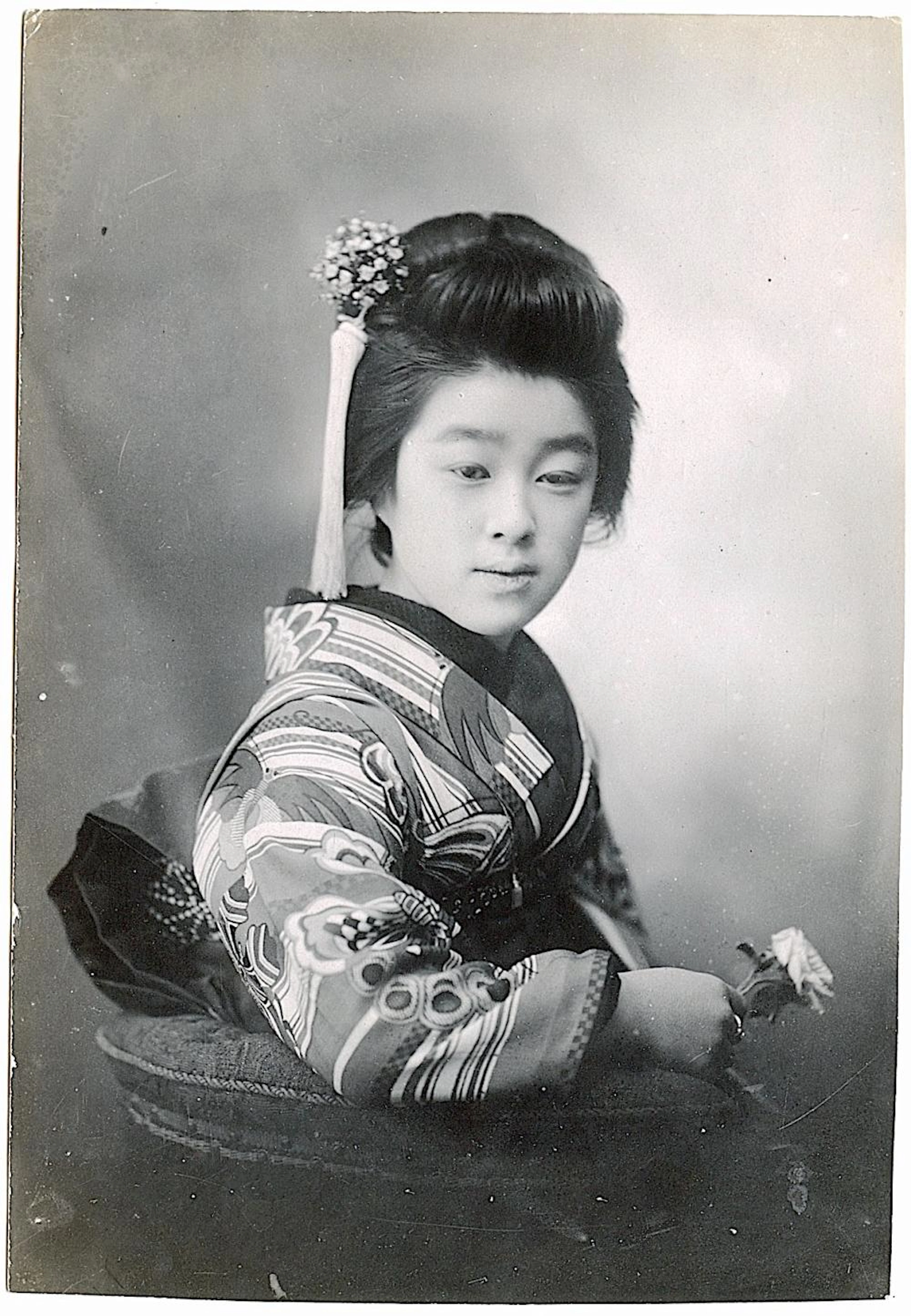 Vintage Historical Photo Heisha in Kimono Japa