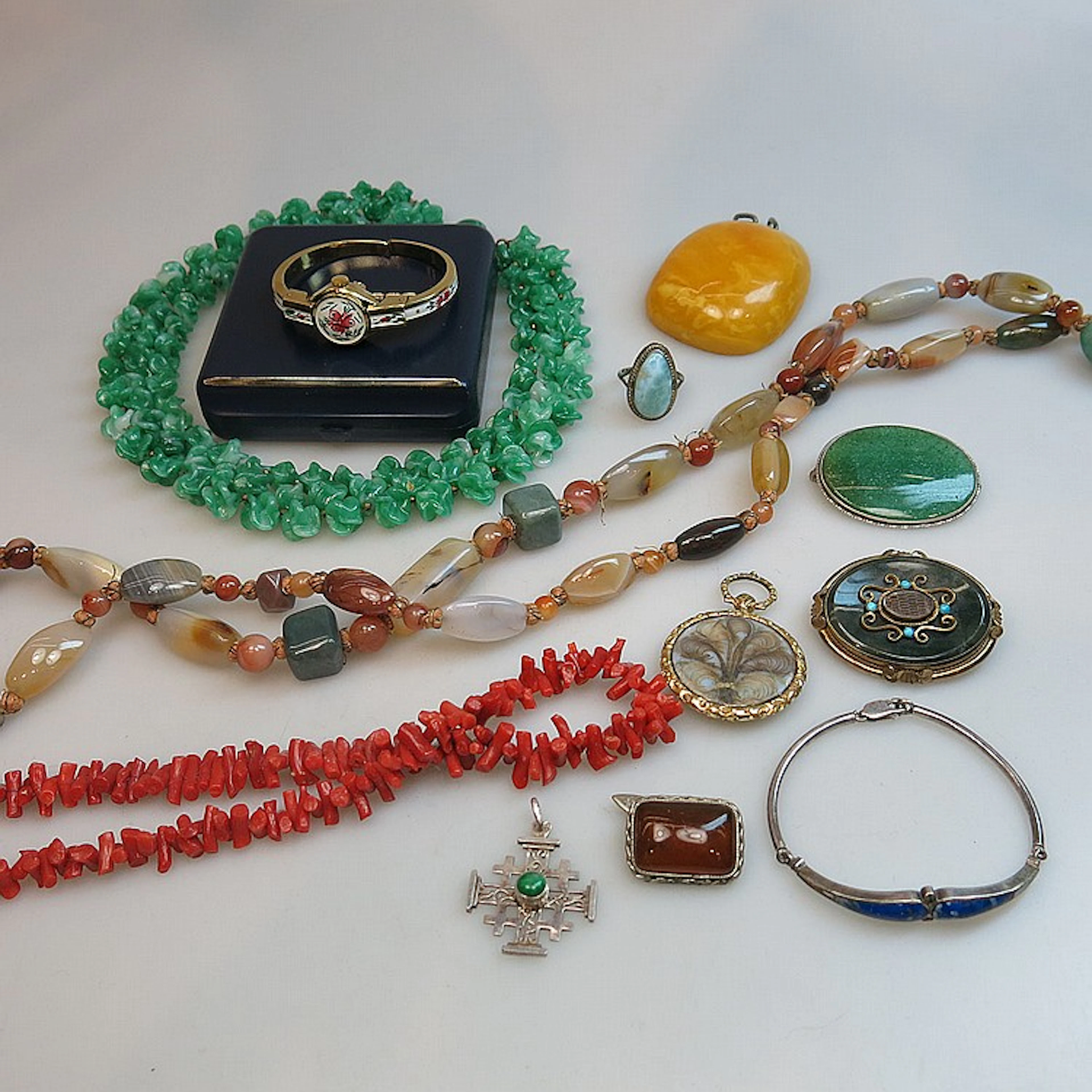 Quantity Of Various Jewellery