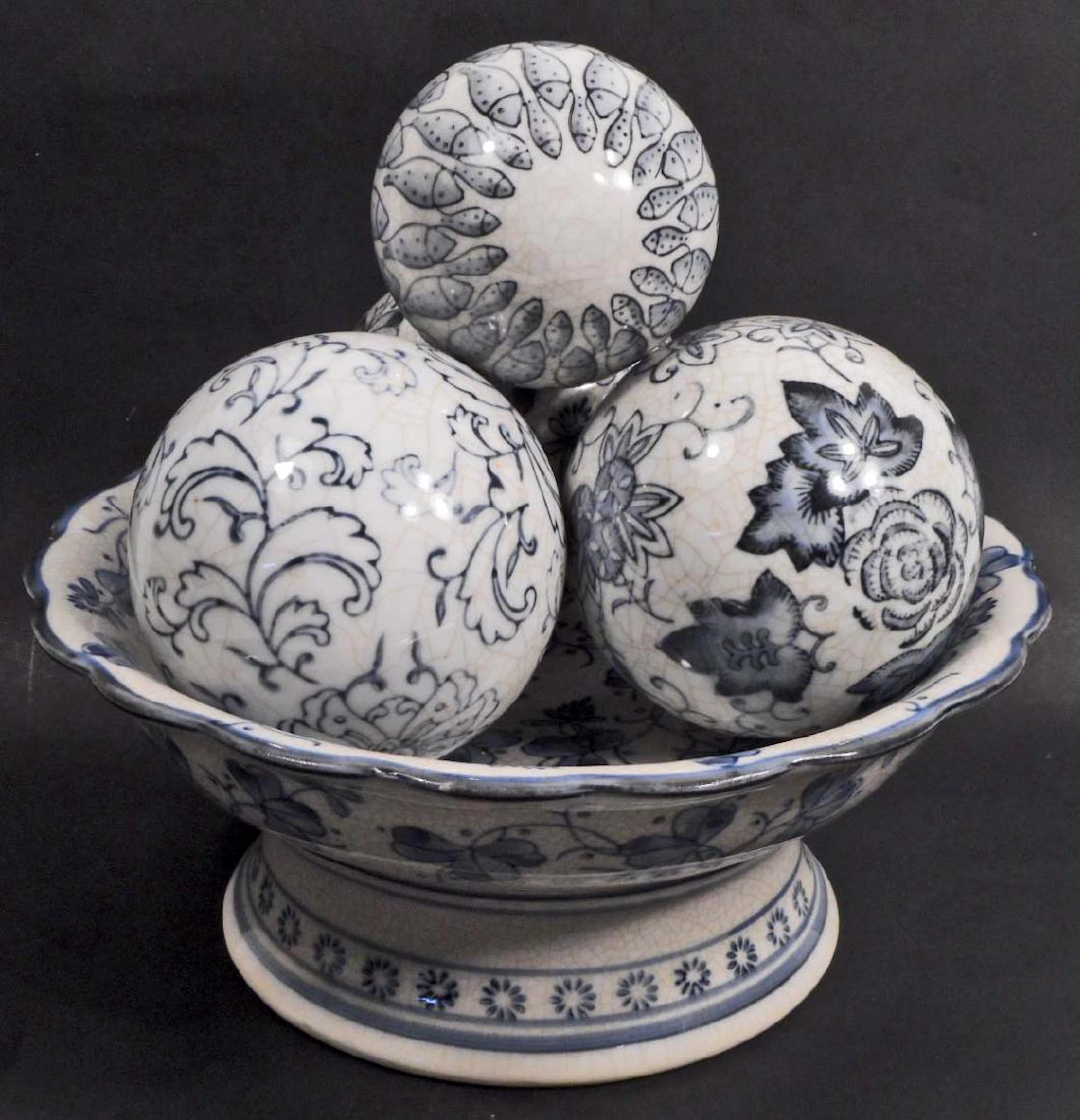 Vintage set of victorian carpet balls w/ decorative