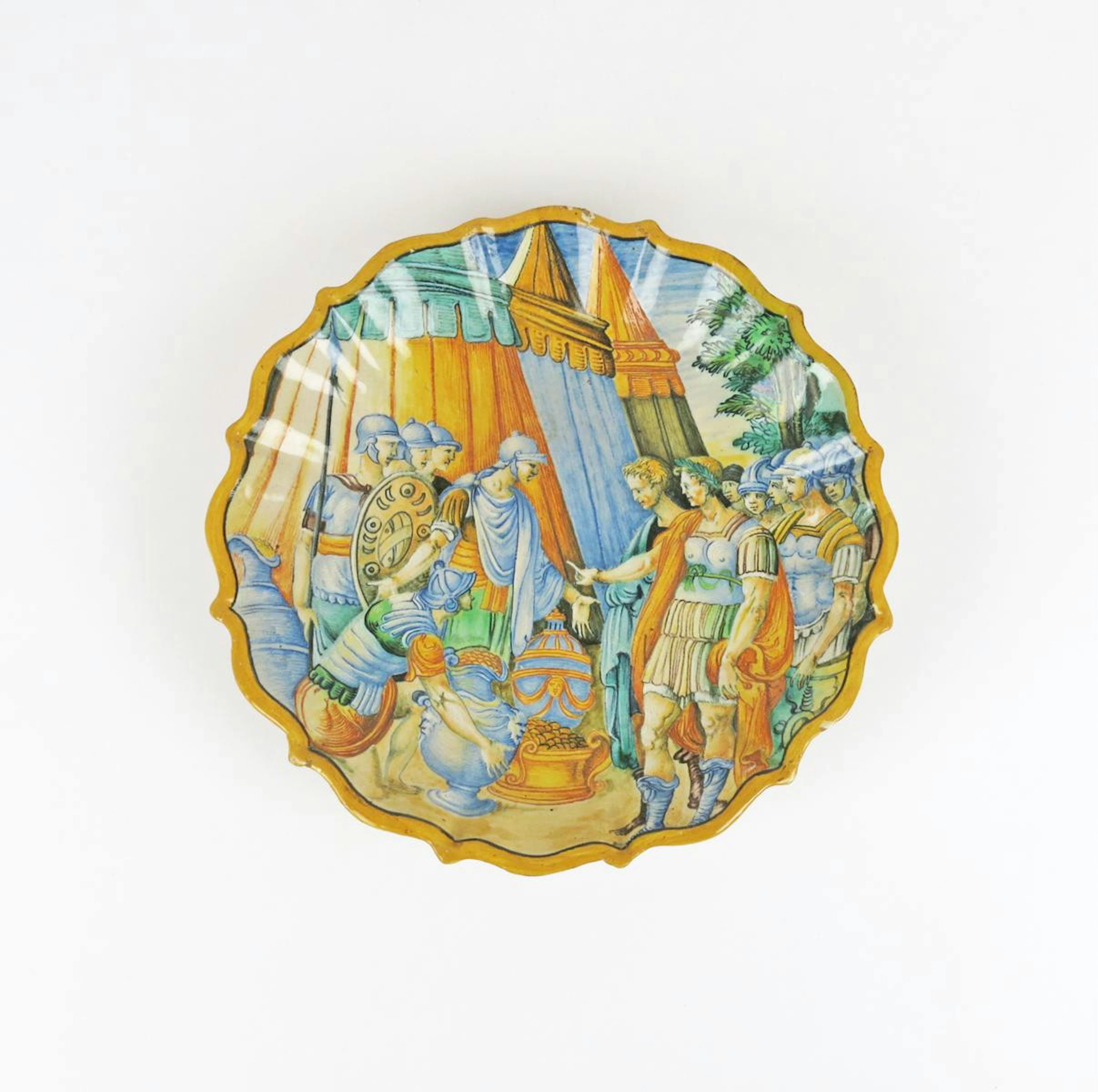 An Italian maiolica istoriato footed dish or crespina