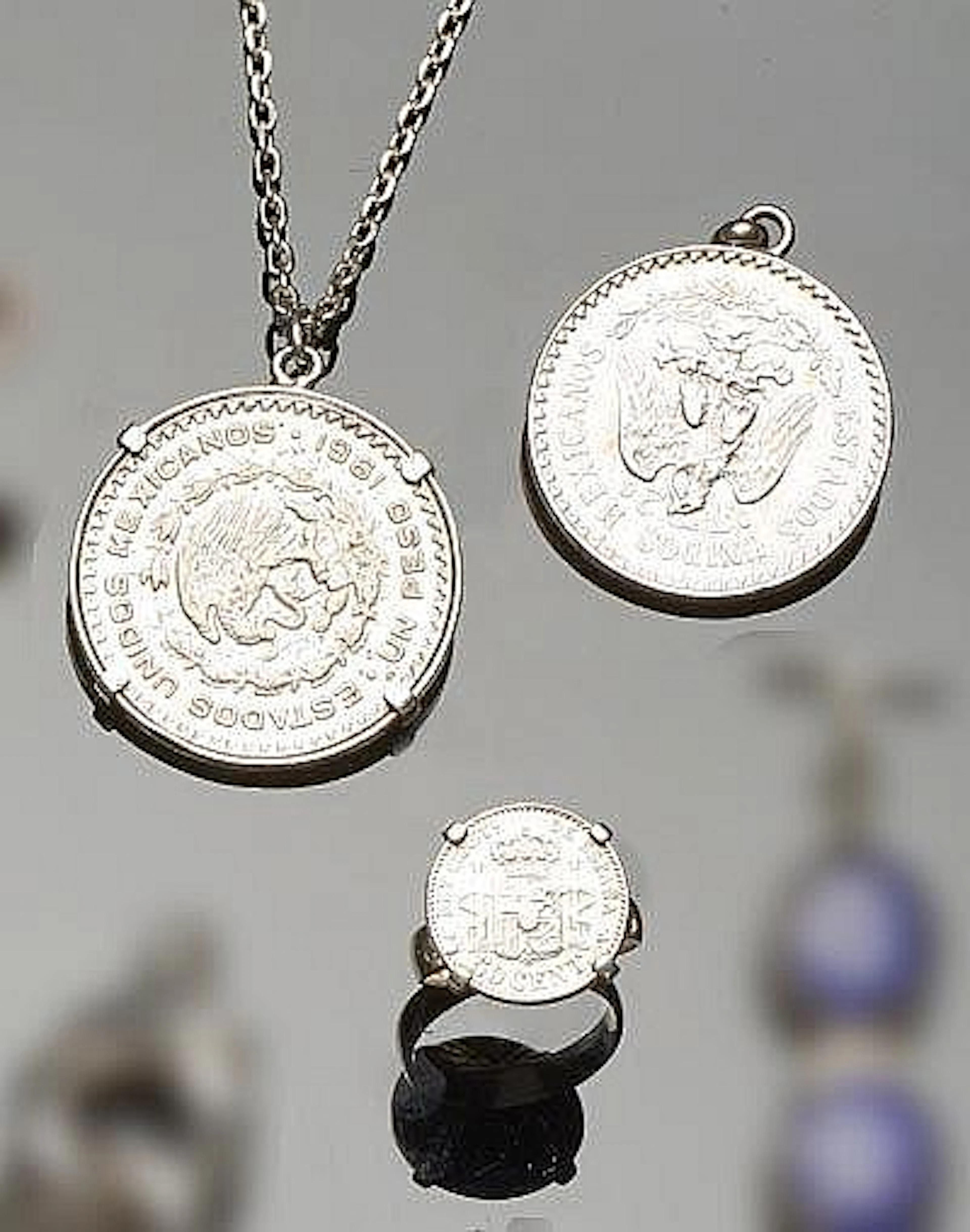 A SET OF VINTAGE SILVER JEWELRY