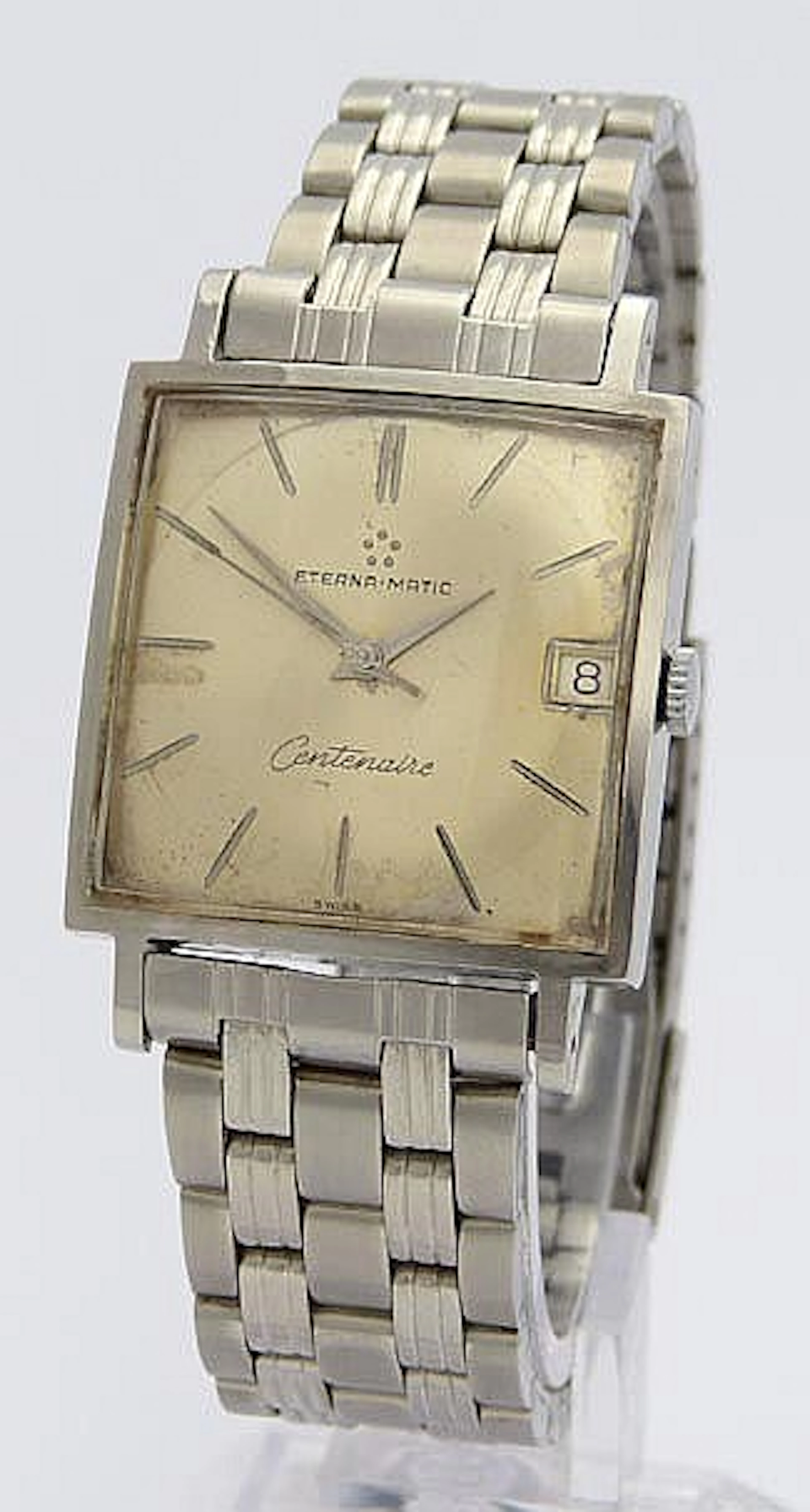 A VINTAGE WRISTWATCH, BY ETERNA MATIC