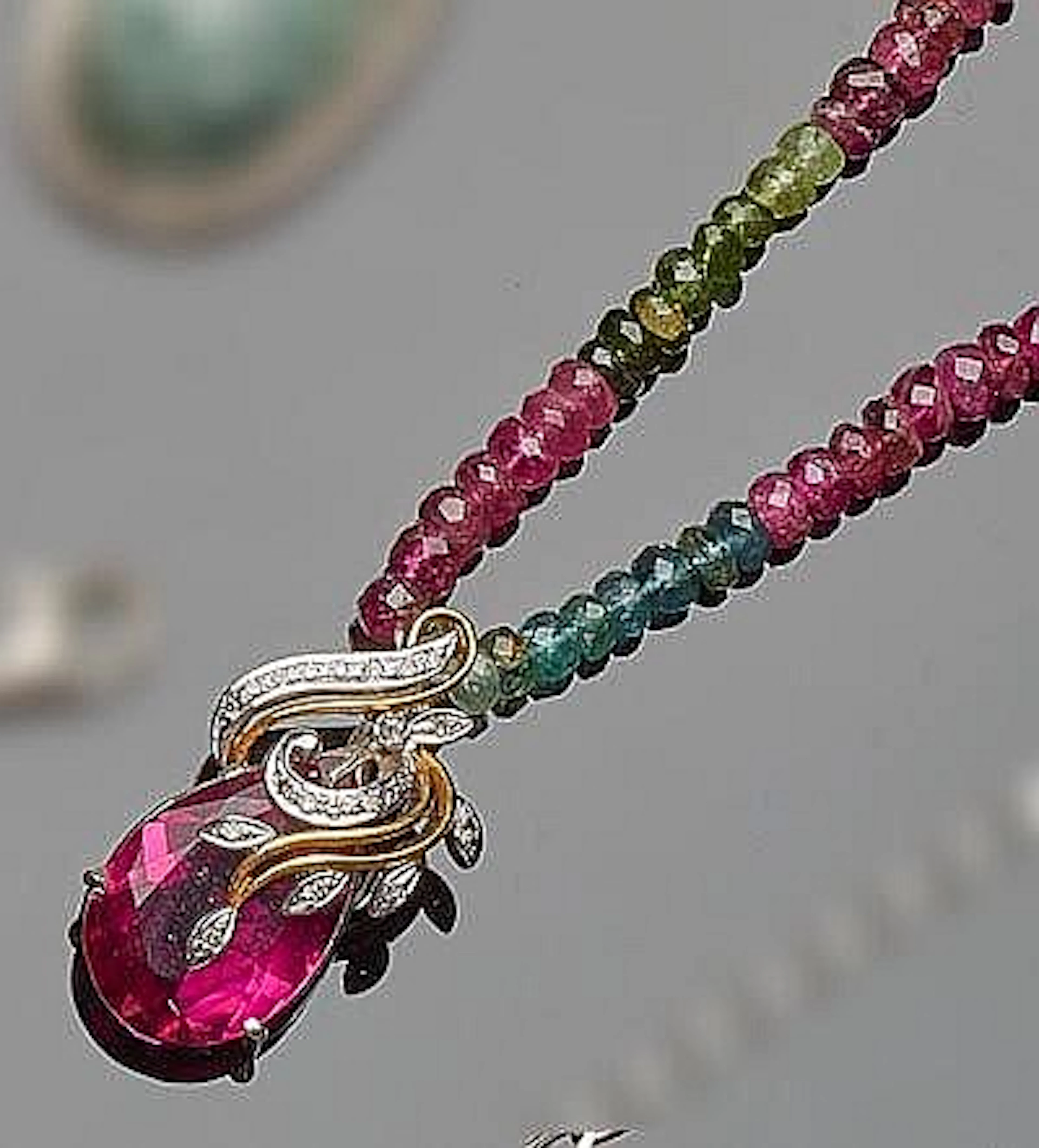 Collar de turmalinas multicolor