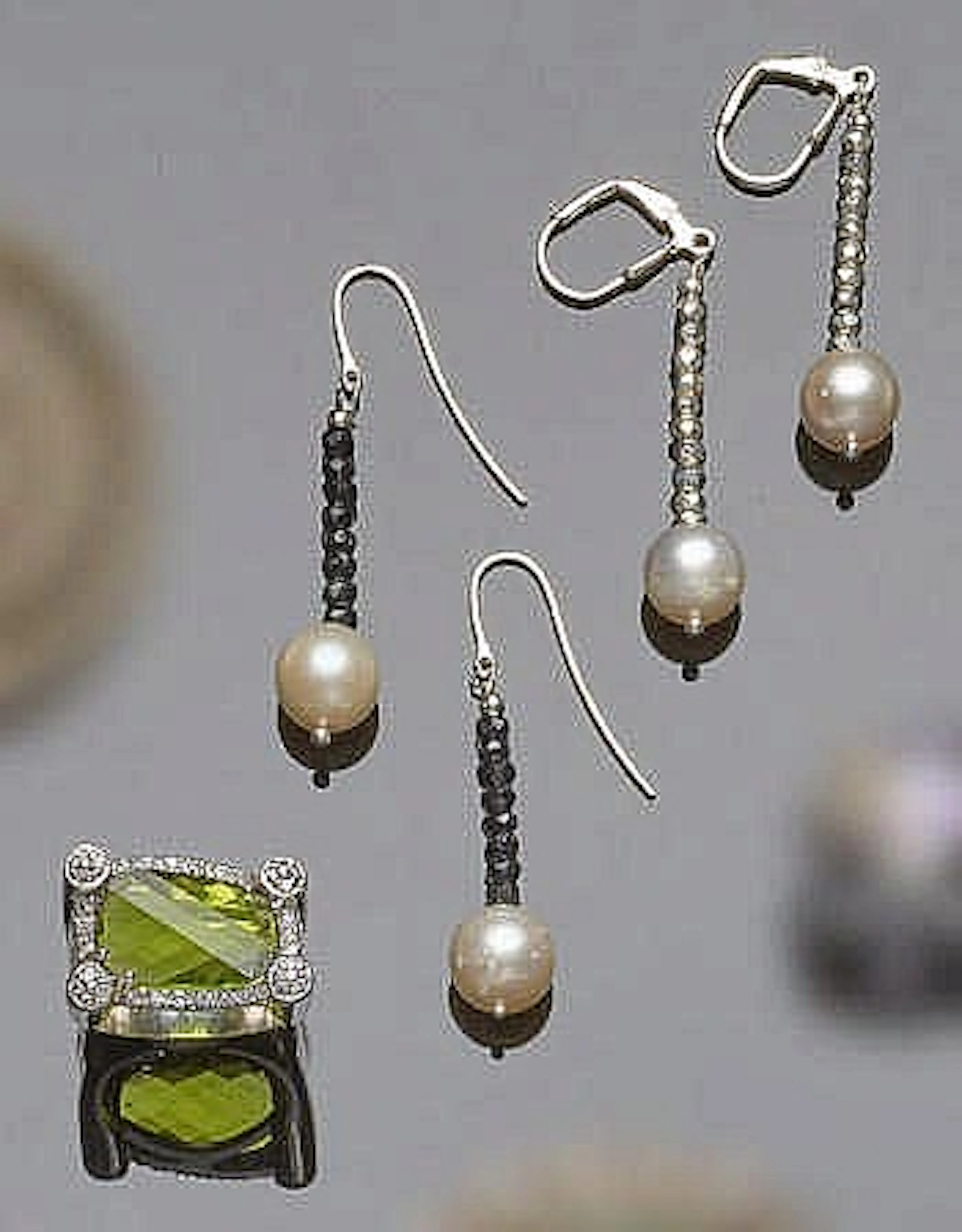 A GROUP OF SILVER JEWELRY